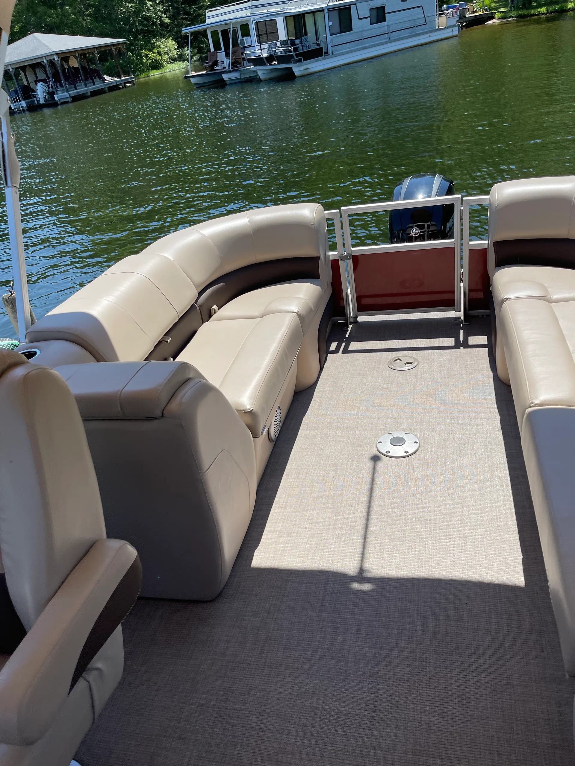 SUN TRACKER PARTY BARGE 22 XP3 in Bumpass, VA — photo 7