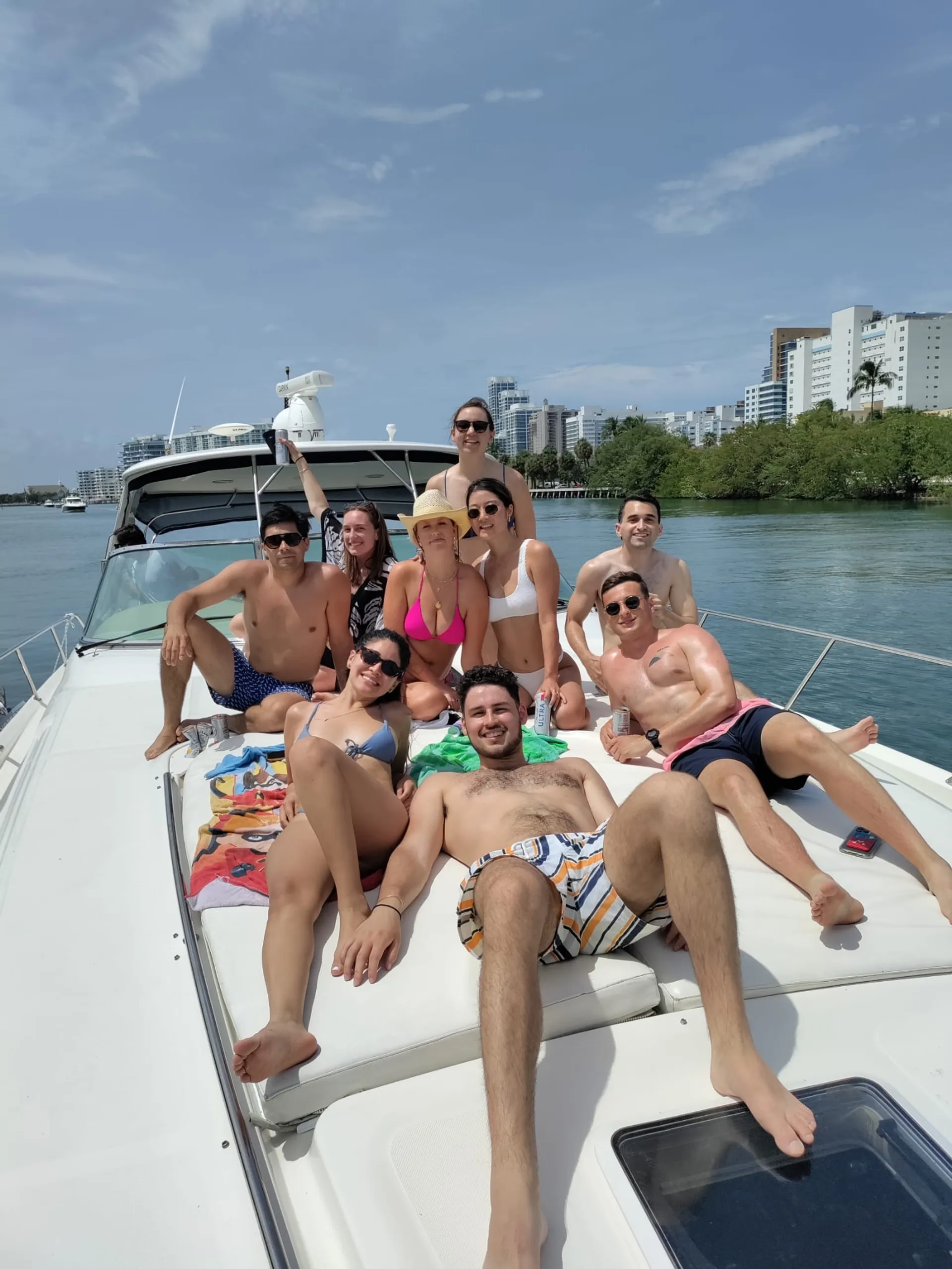 51ft Sea Ray – Miami Beach, Collins Avenue Pickup