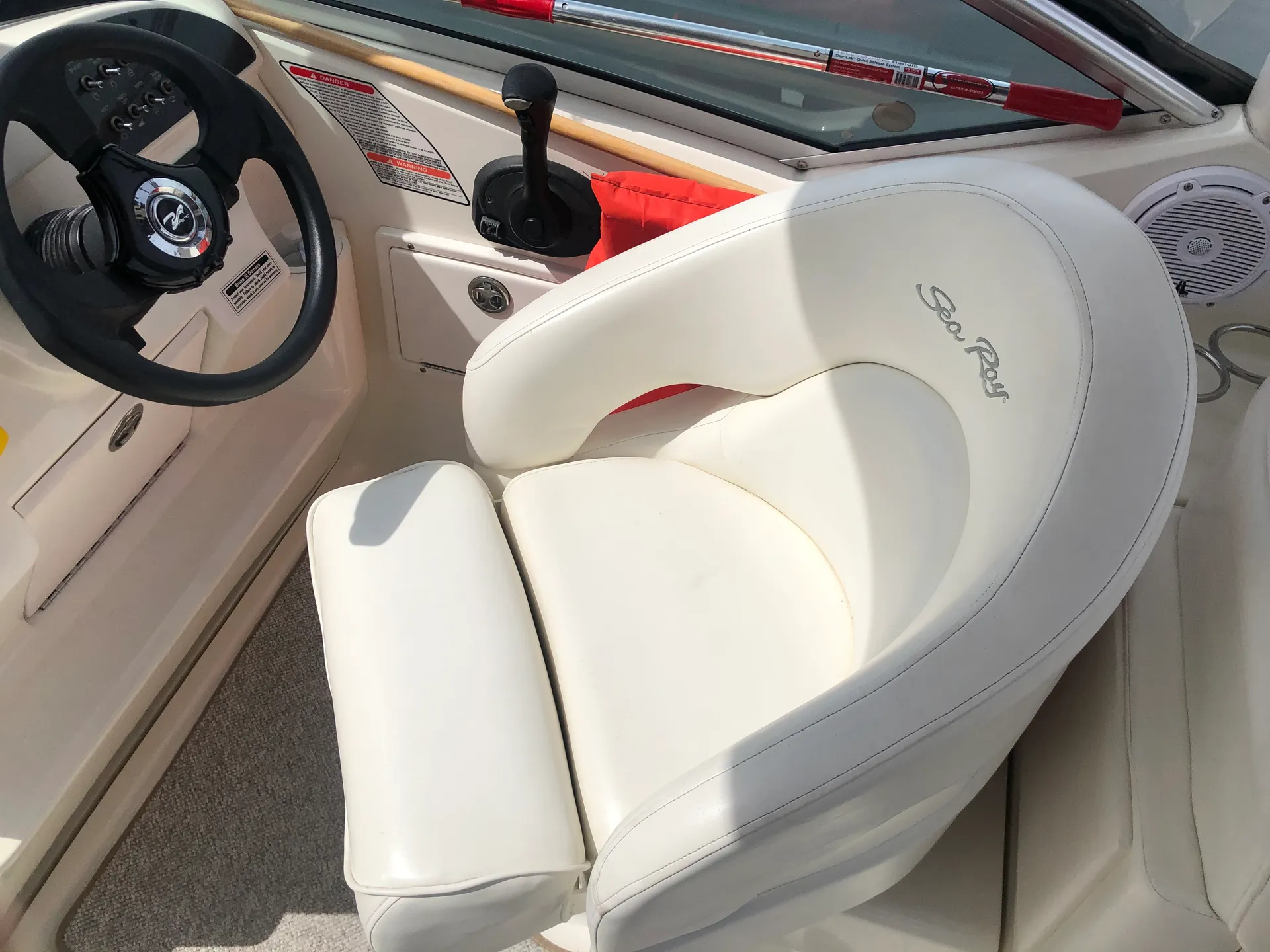 Sea Ray Boats 260 Sundancer in Kent, WA — photo 10