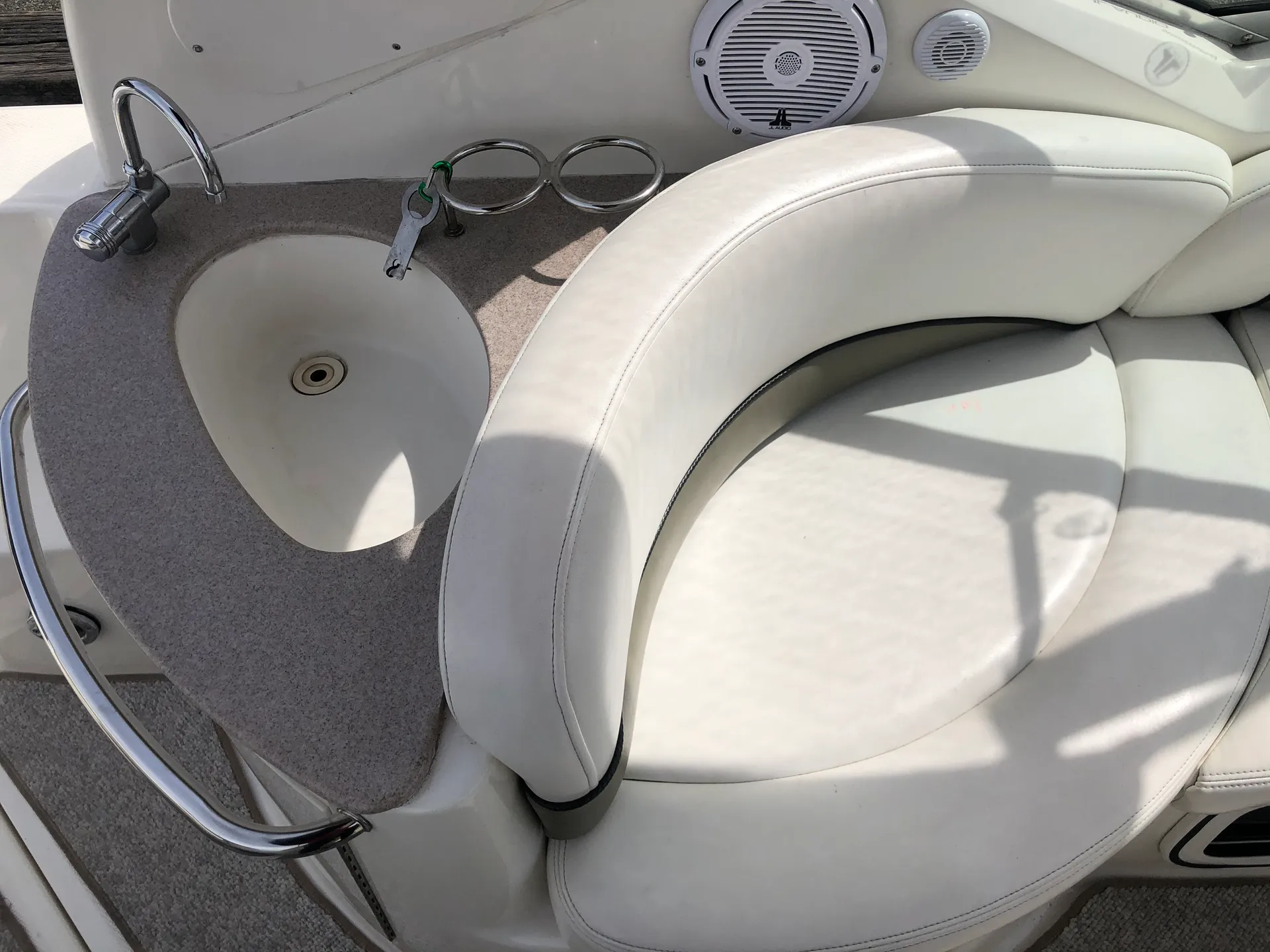 Sea Ray Boats 260 Sundancer in Kent, WA — photo 9