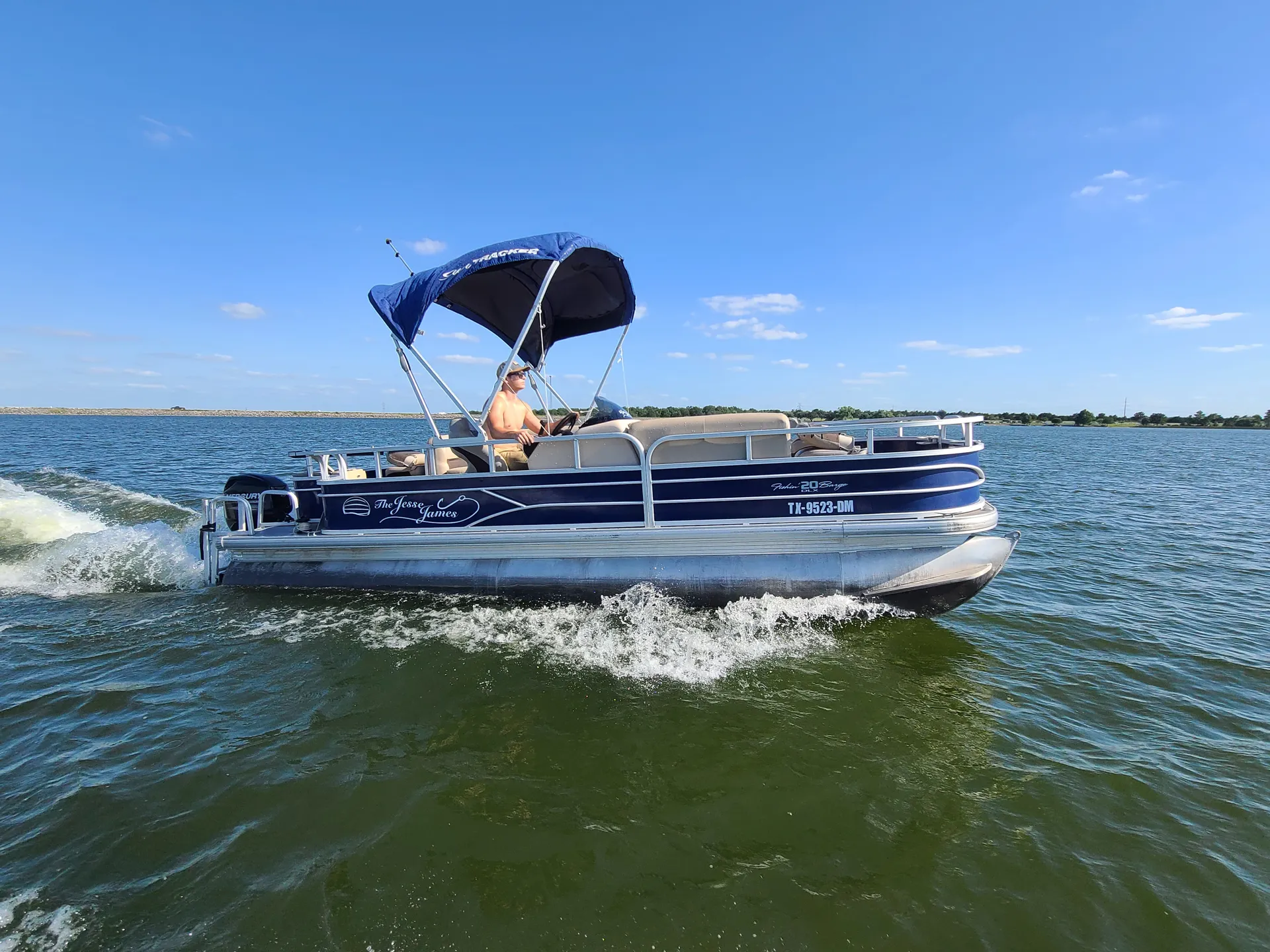 Sun Tracker By Tracker Marine Fishing Barge 20 DLX in Leander, TX — photo 4