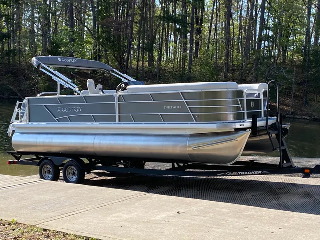 Rent a Godfrey pontoon in New London, NC near me