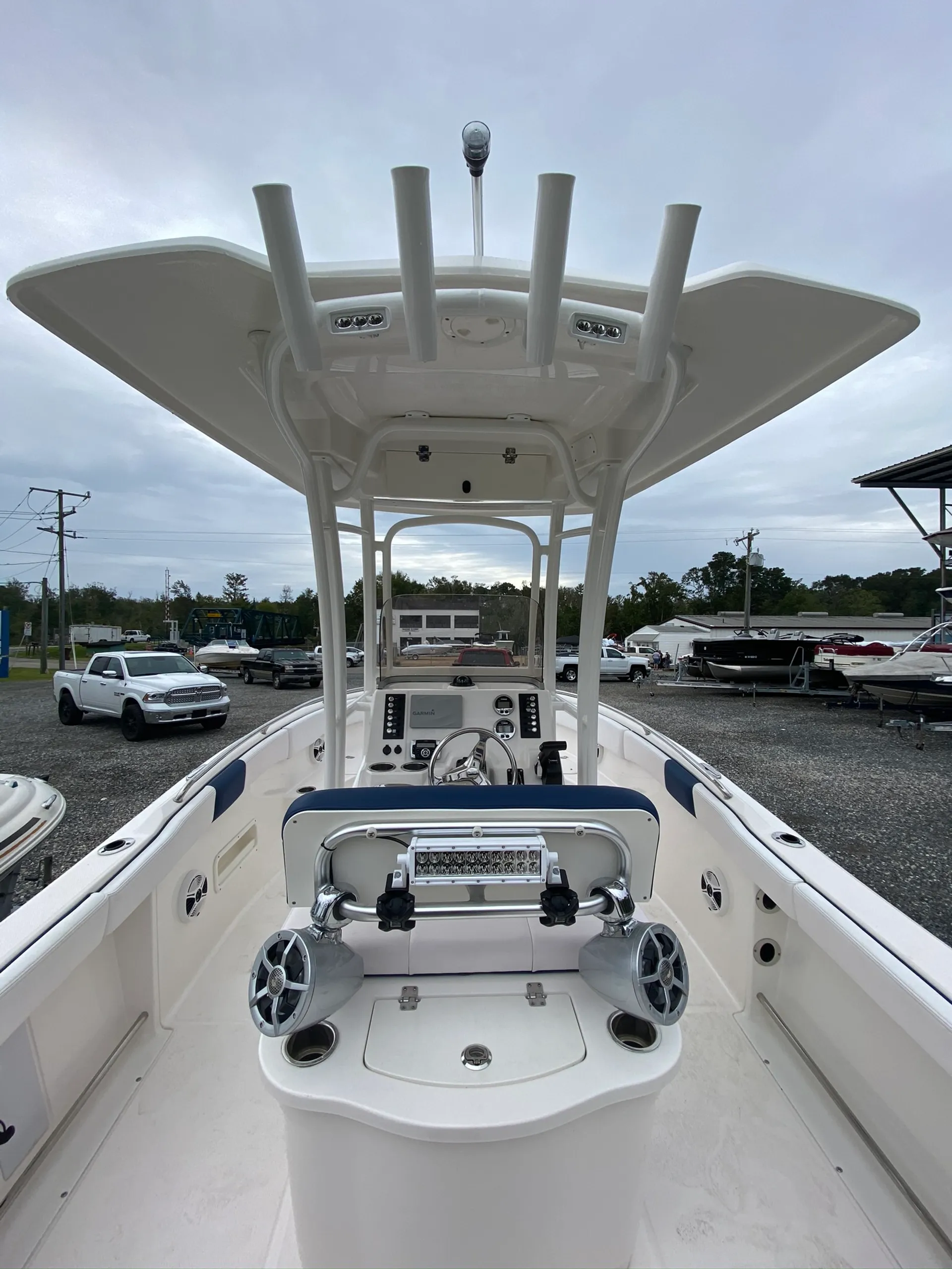 21' Robalo R222 for rent in Cape May, NJ!