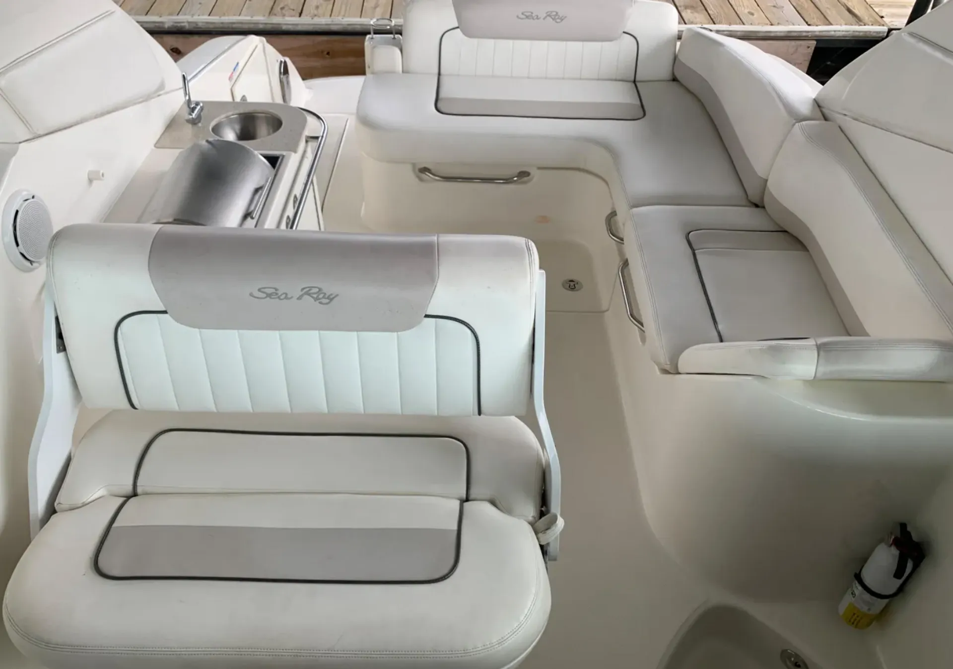 Sea Ray Boats 280 Sundancer in Arlington, VA — photo 2