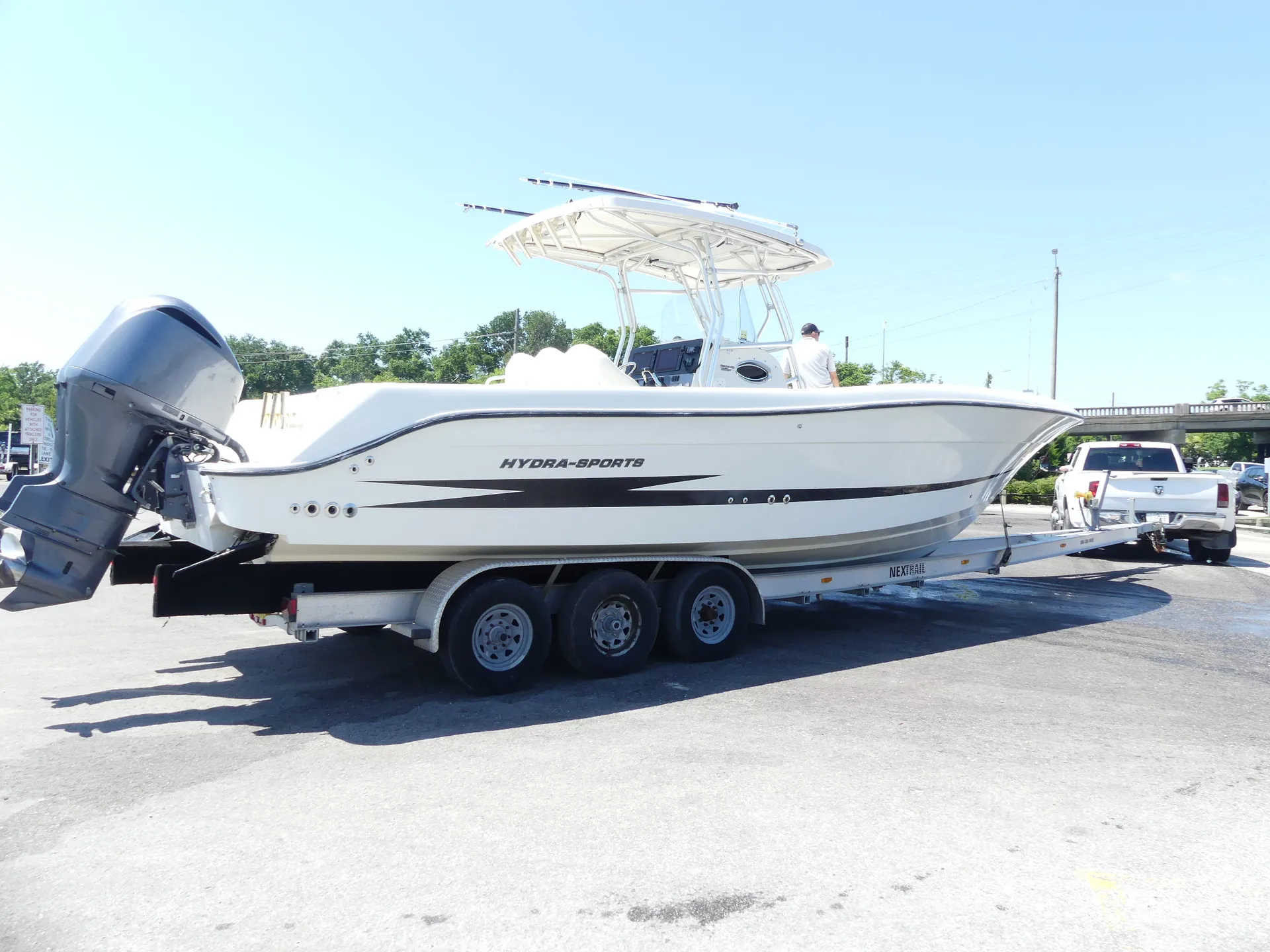 Hydrasports Boats 3300 CC w/2-Z300 HPDI in Boca Raton, FL — photo 2