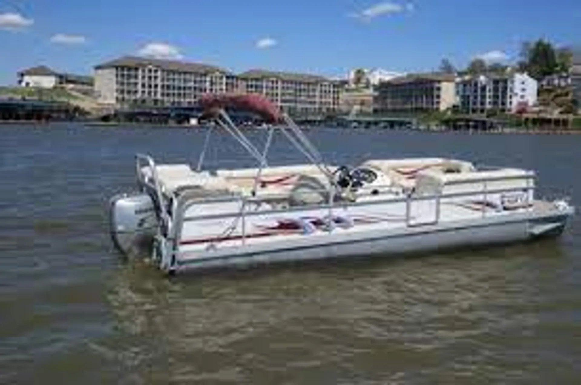 PlayCraft Boats 2400 Promo Clipper in Barnett, MO — photo 2