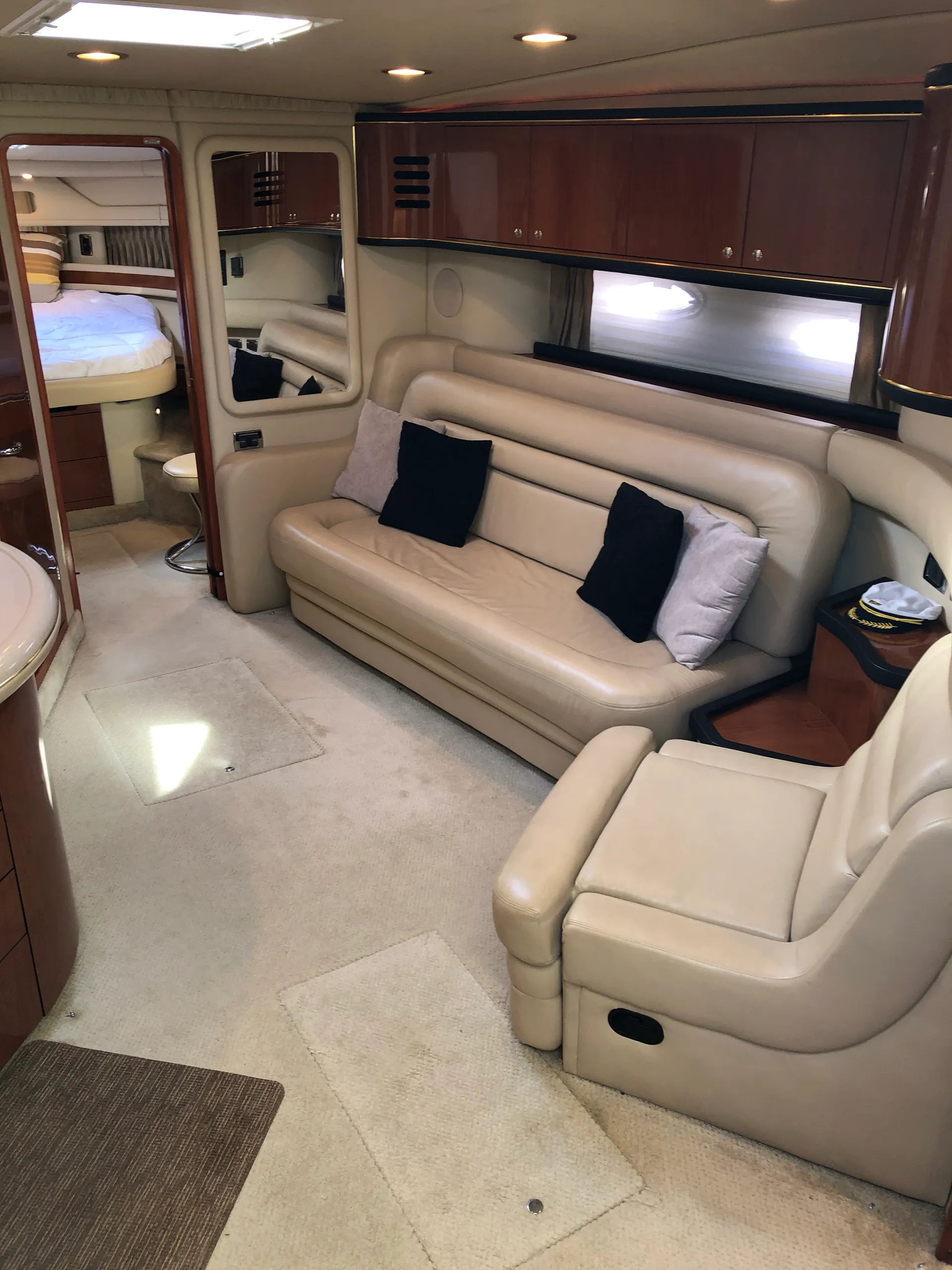 Sea Ray Boats 460 Sundancer in Port Washington, NY — photo 4