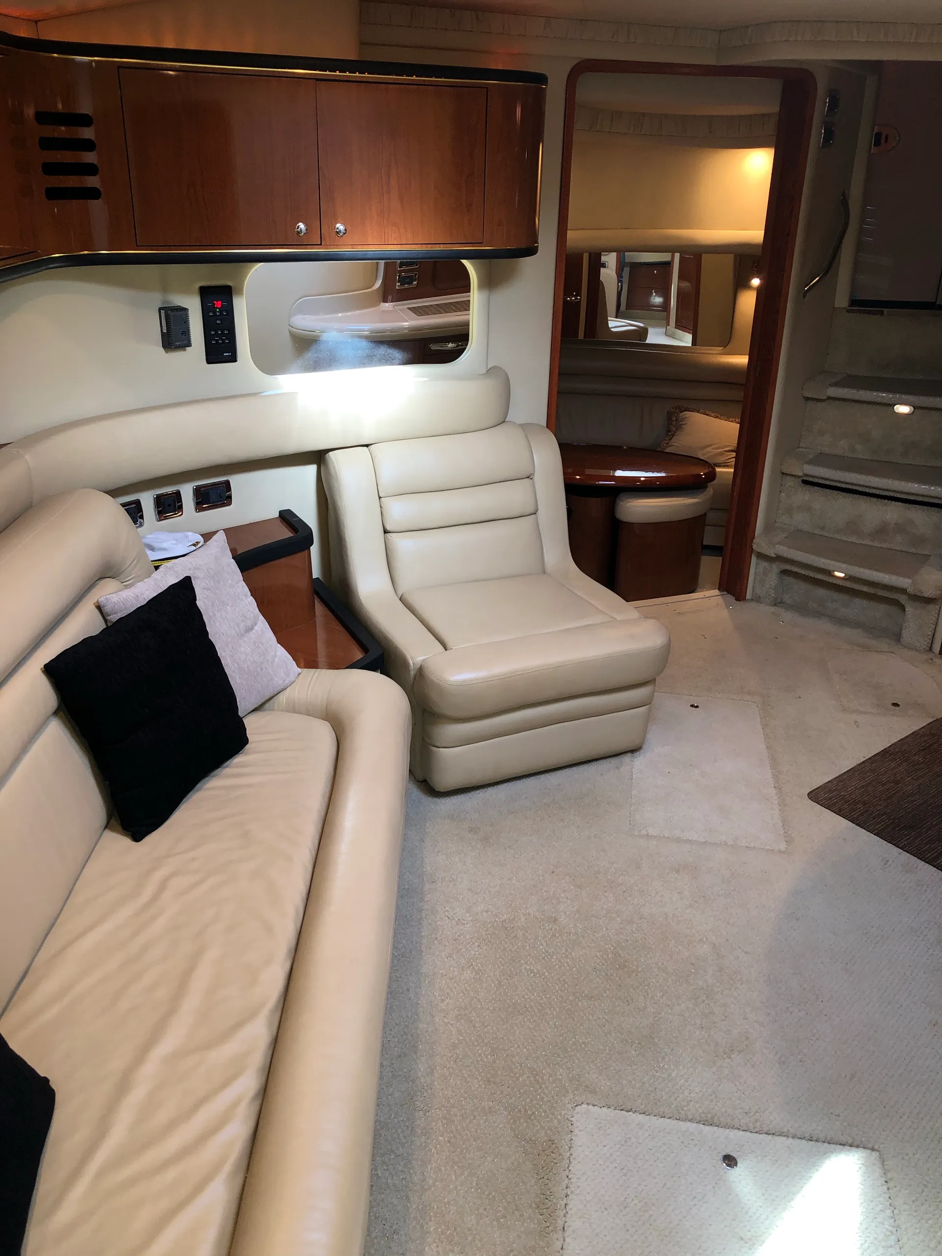 Sea Ray Boats 460 Sundancer in Port Washington, NY — photo 5