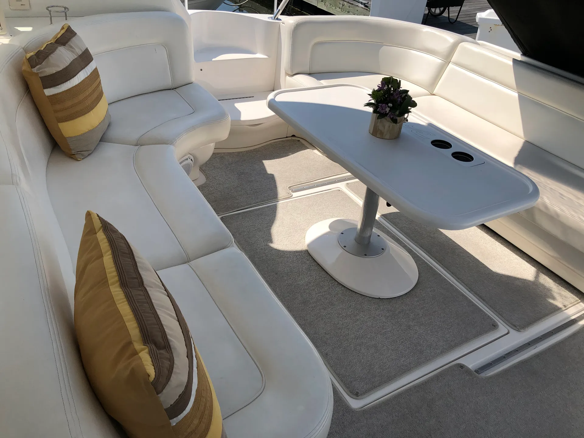 Sea Ray Boats 460 Sundancer in Port Washington, NY — photo 9