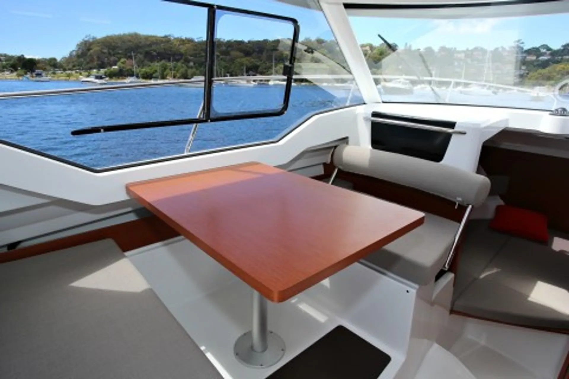 LIS, NYC, CT Cruise on a French Boat with friends 