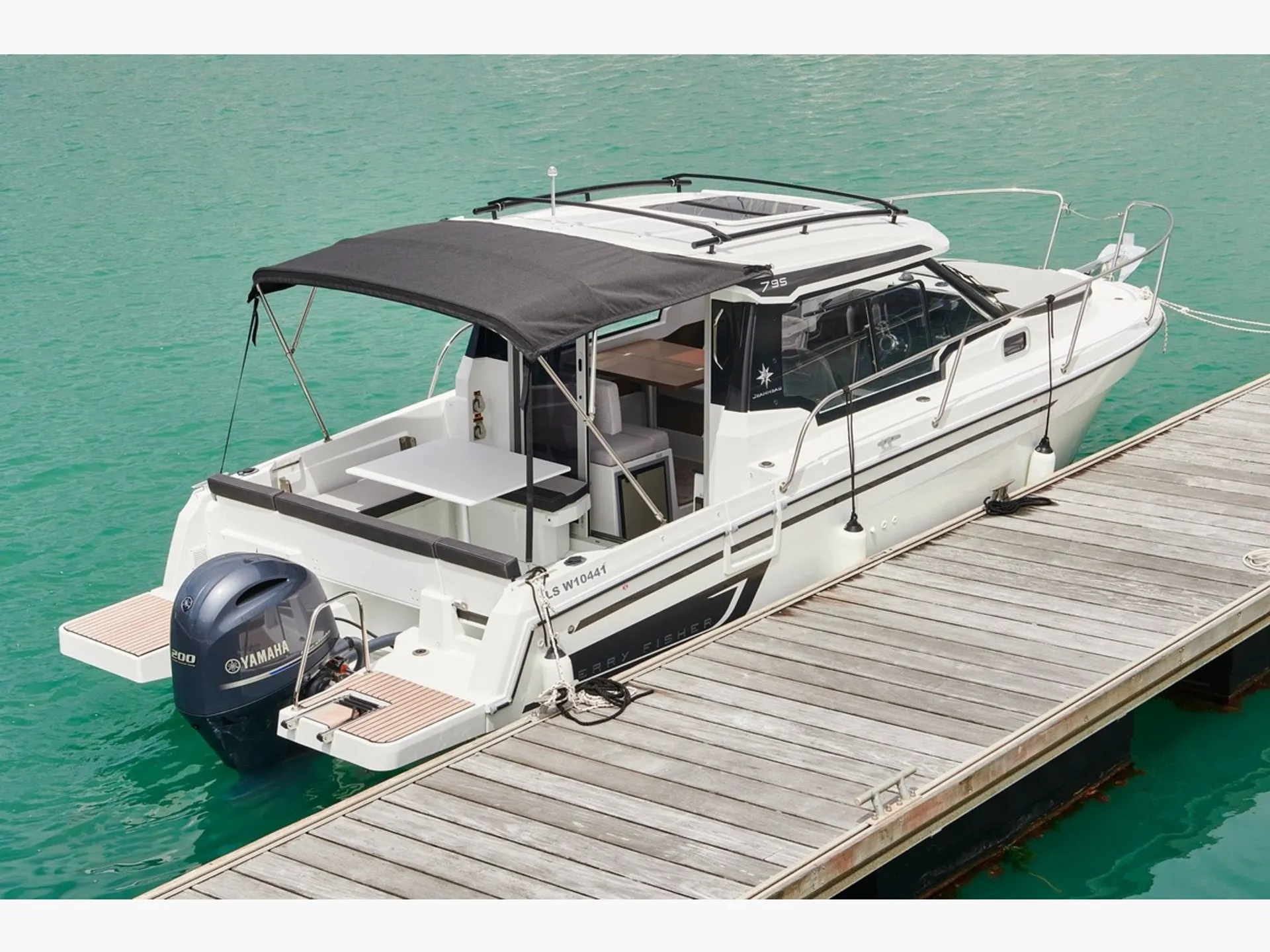 LIS, NYC, CT Cruise on a French Boat with friends 