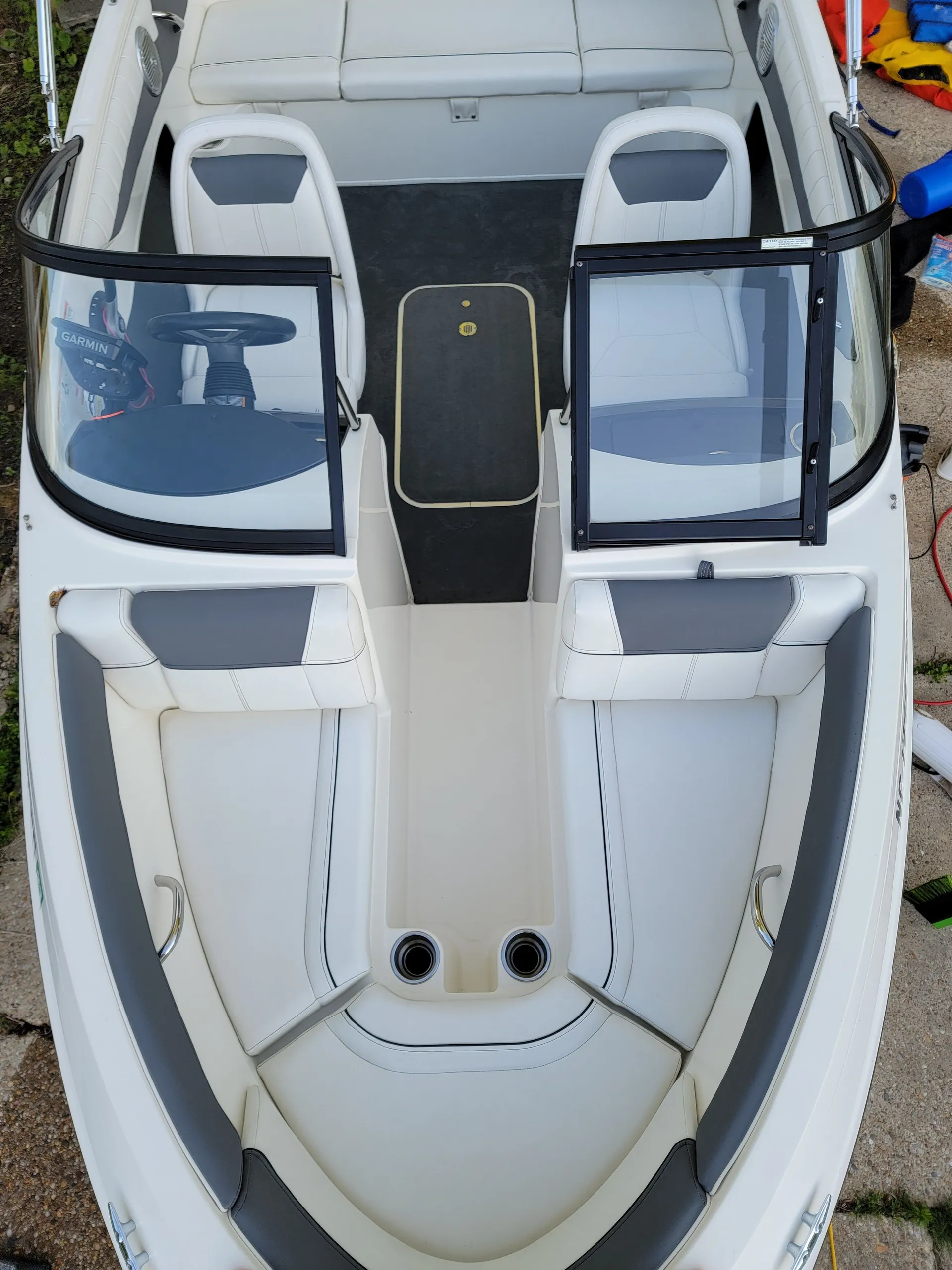 Bayliner Bowrider 180 – Sunny Days, Smooth Waves, DC Waterways!