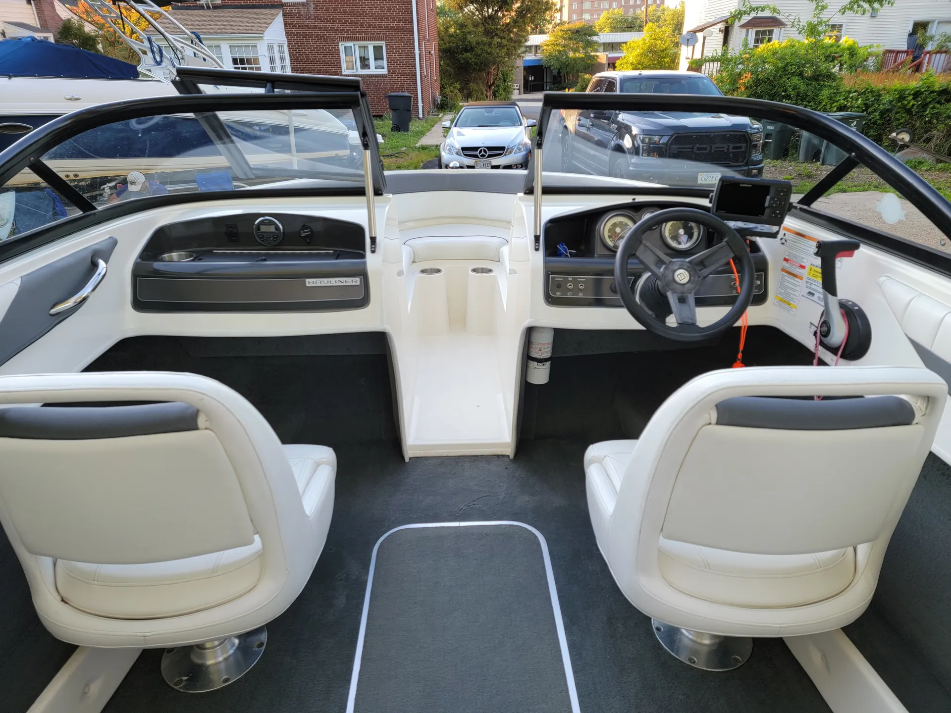 Bayliner Bowrider 180 – Sunny Days, Smooth Waves, DC Waterways!