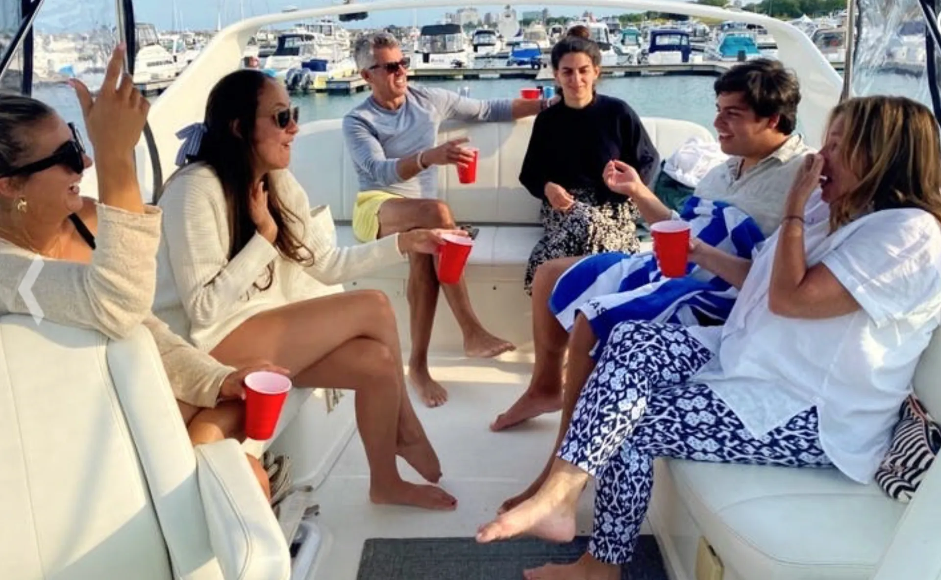 ⭐️IF YOU HAVE UP TO 6 IN YOUR GROUP THEN WE’RE "JUST RIGHT" FOR YOU 🌤