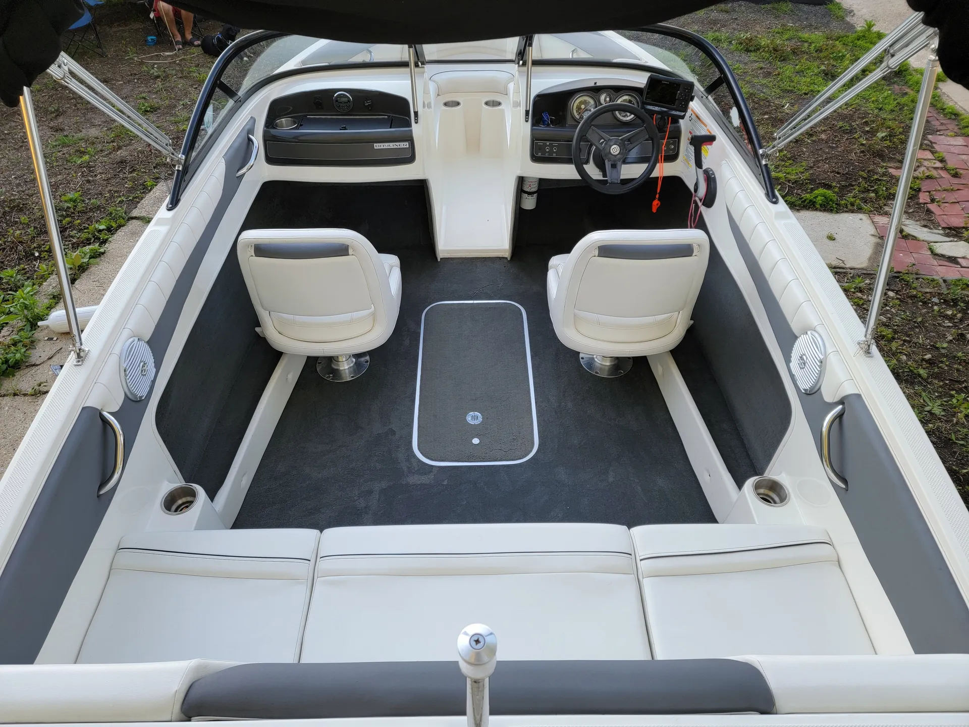 Bayliner Bowrider 180 – Sunny Days, Smooth Waves, DC Waterways!