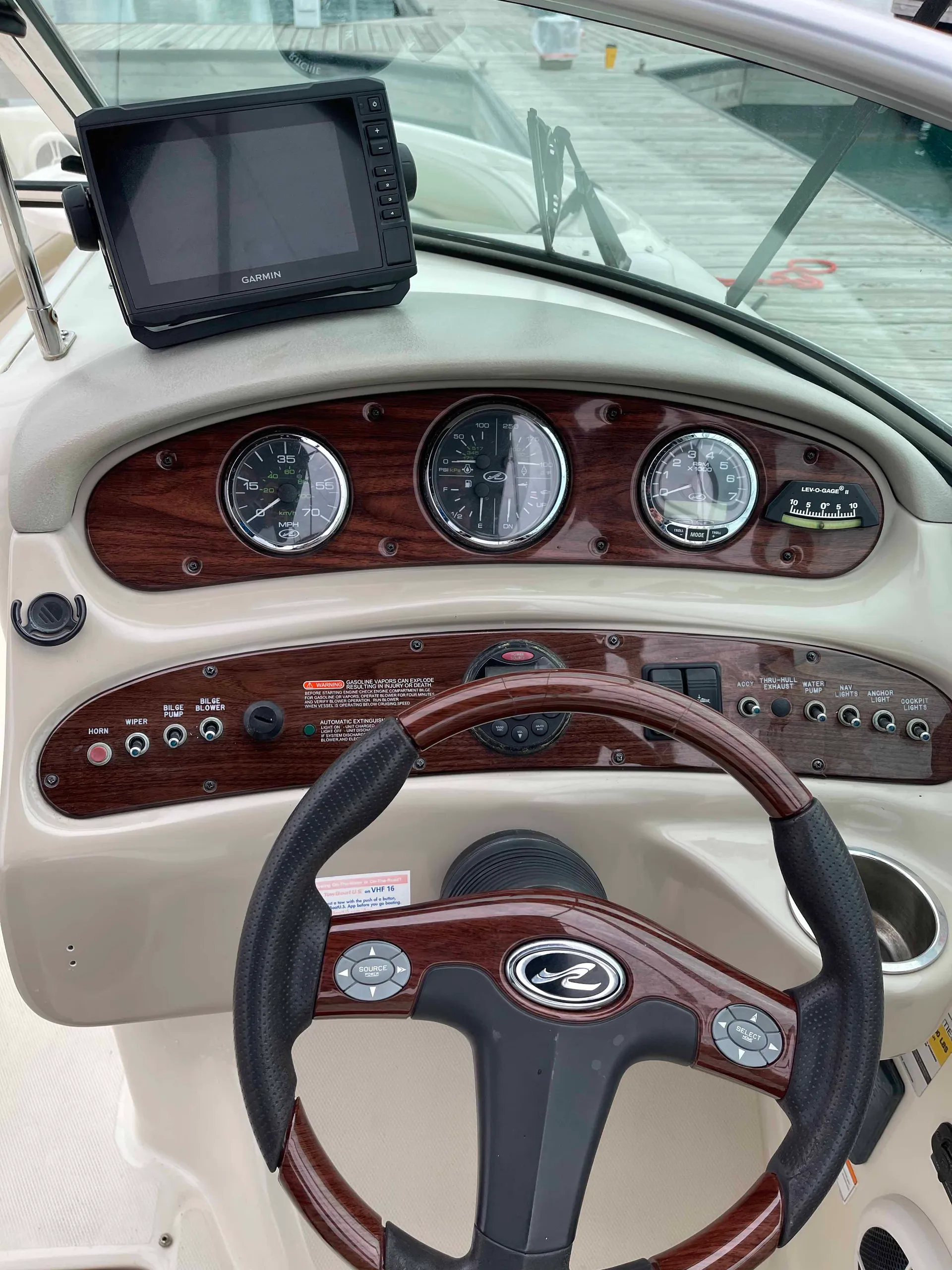 Sea Ray Boats Sundeck in Chicago, IL — photo 7