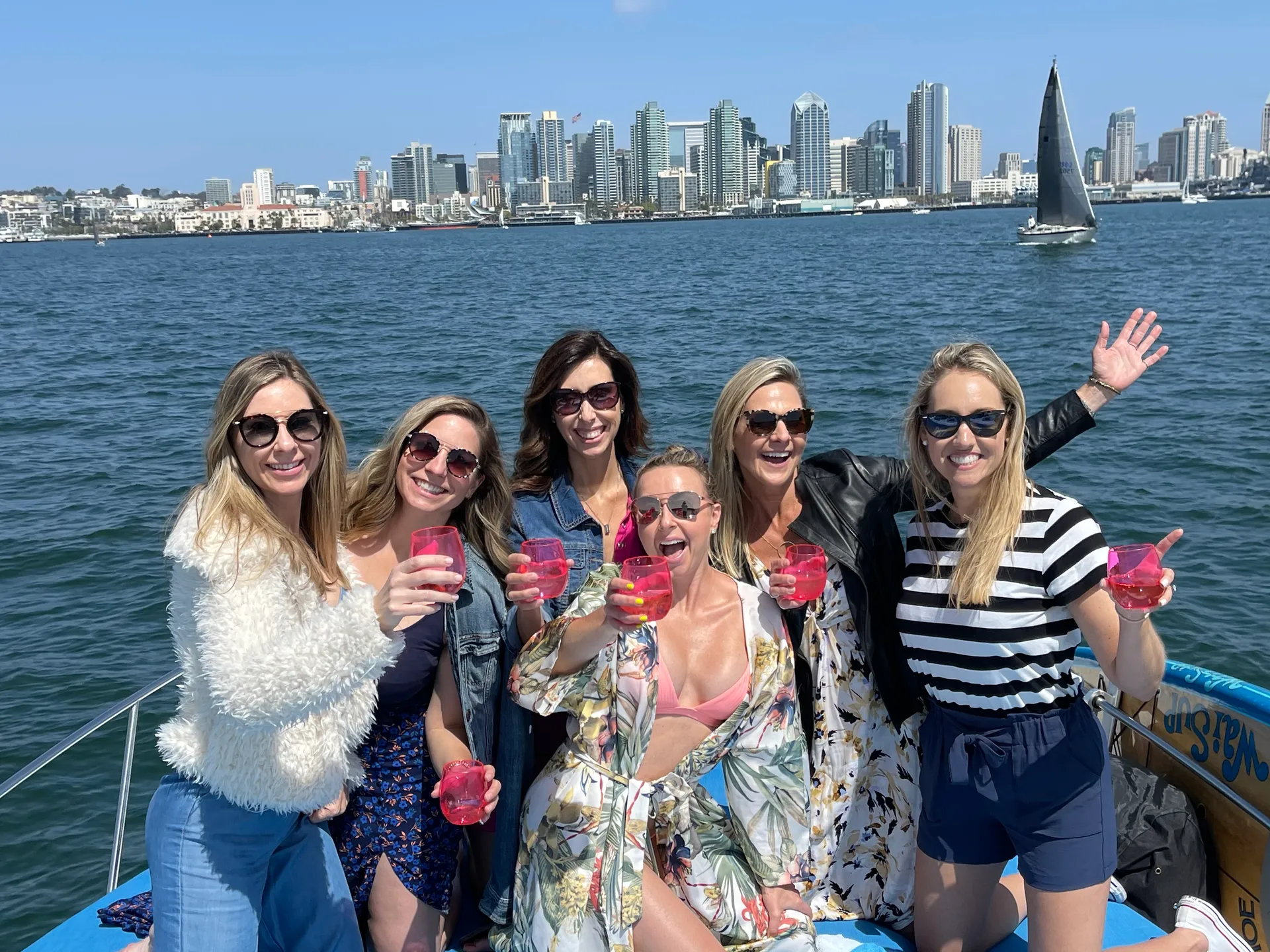 Beautiful 40' Cruiser Yacht on San Diego Bay with Licensed Captain