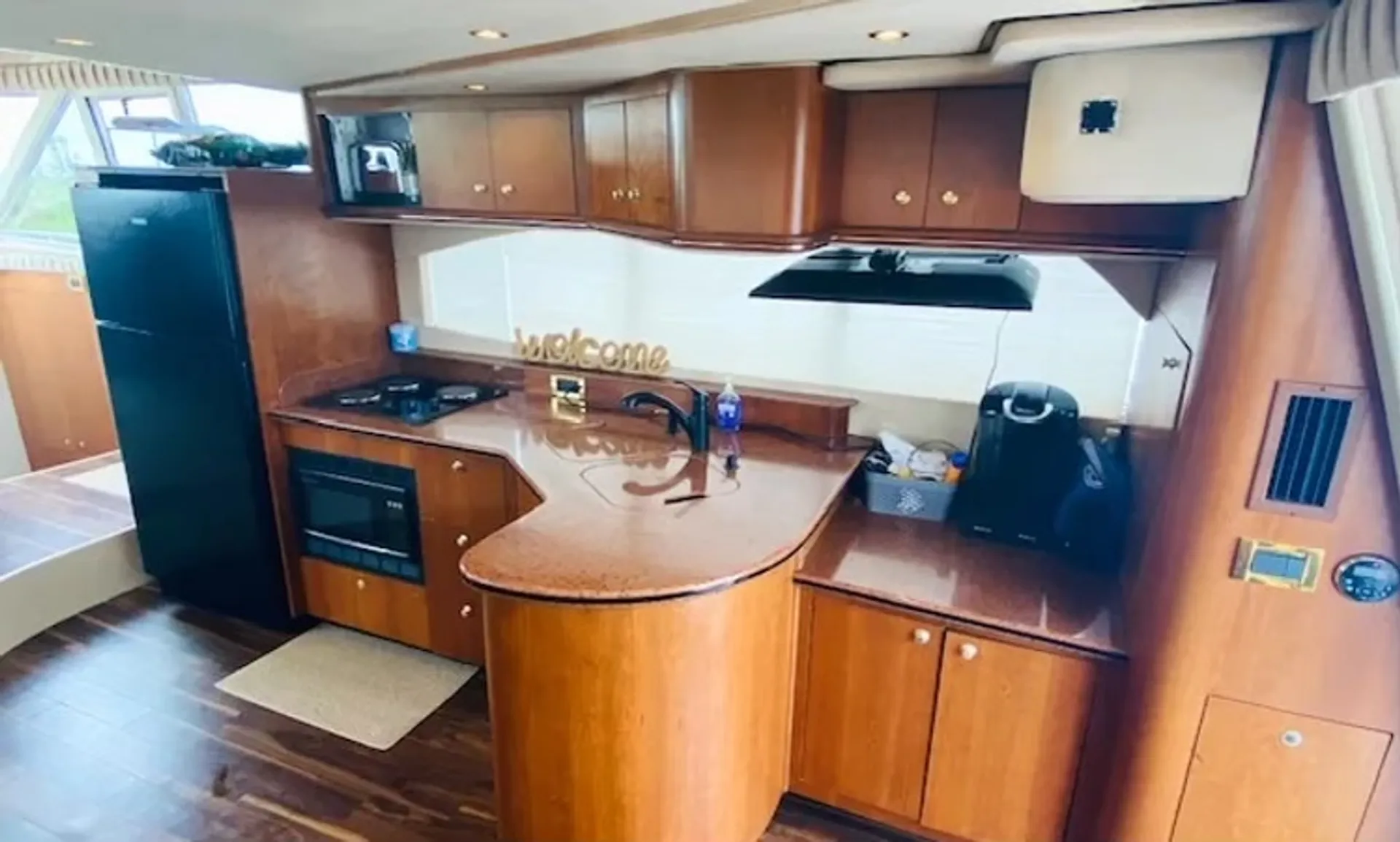 53' Multi-level Luxury Yacht w/Flybridge; Sundeck 