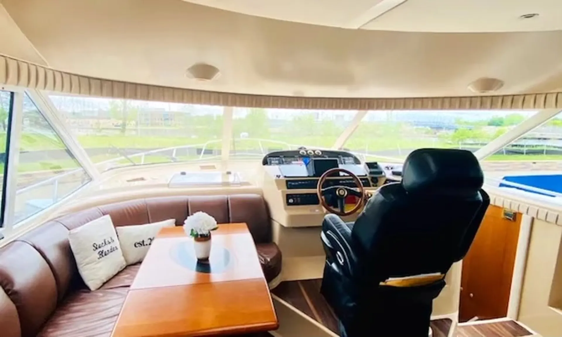 53' Multi-level Luxury Yacht w/Flybridge; Sundeck 