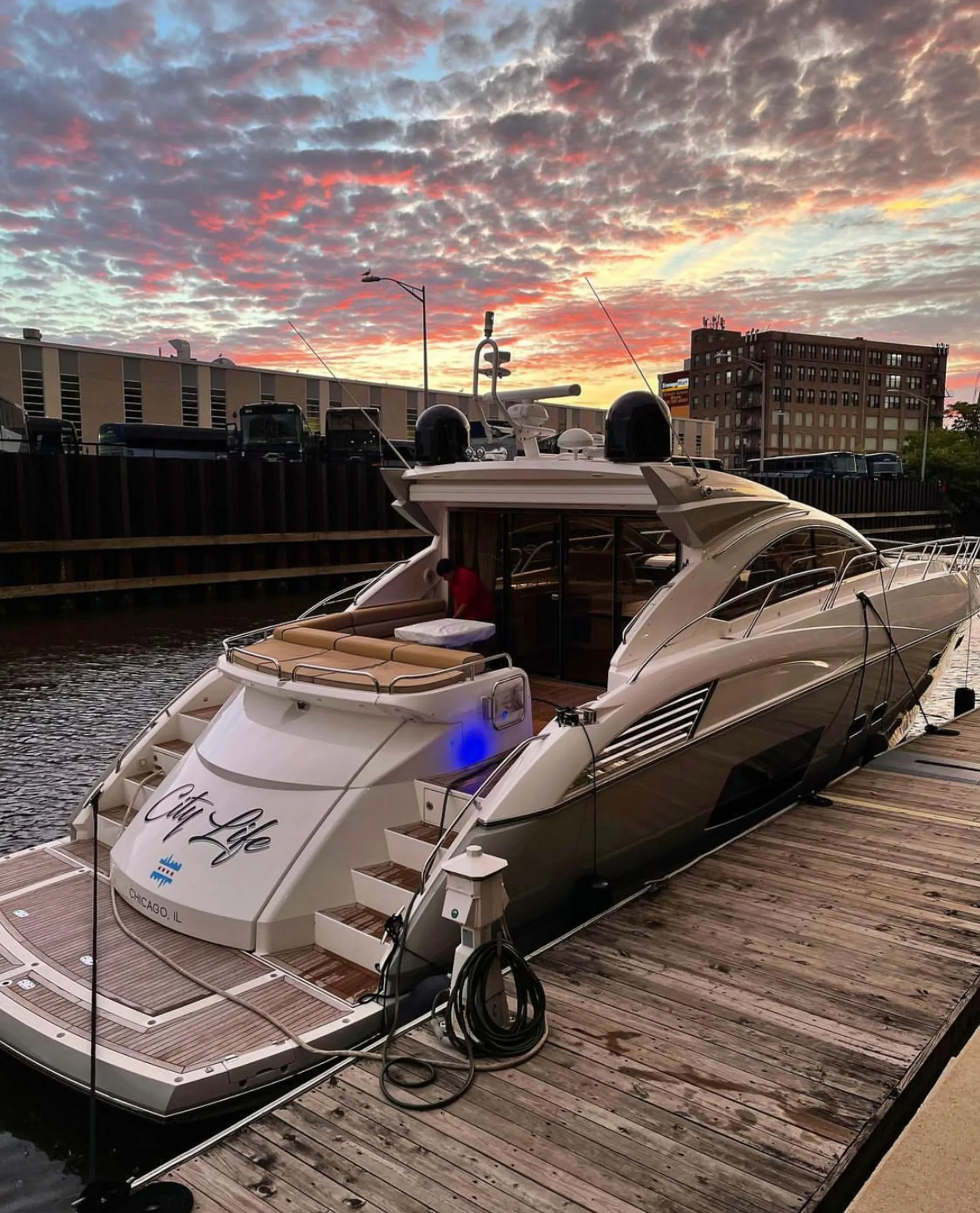 Sunseeker 64' Sunseeker Predator in Chicago, IL — photo 4