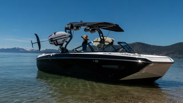 Rent a Super Air Nautique G23 deck boat in Incline Village, NV near me