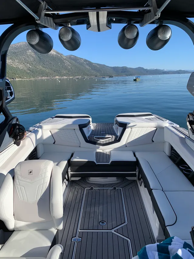 Rent a Super Air Nautique G23 ski and wakeboard in Incline Village, NV near me
