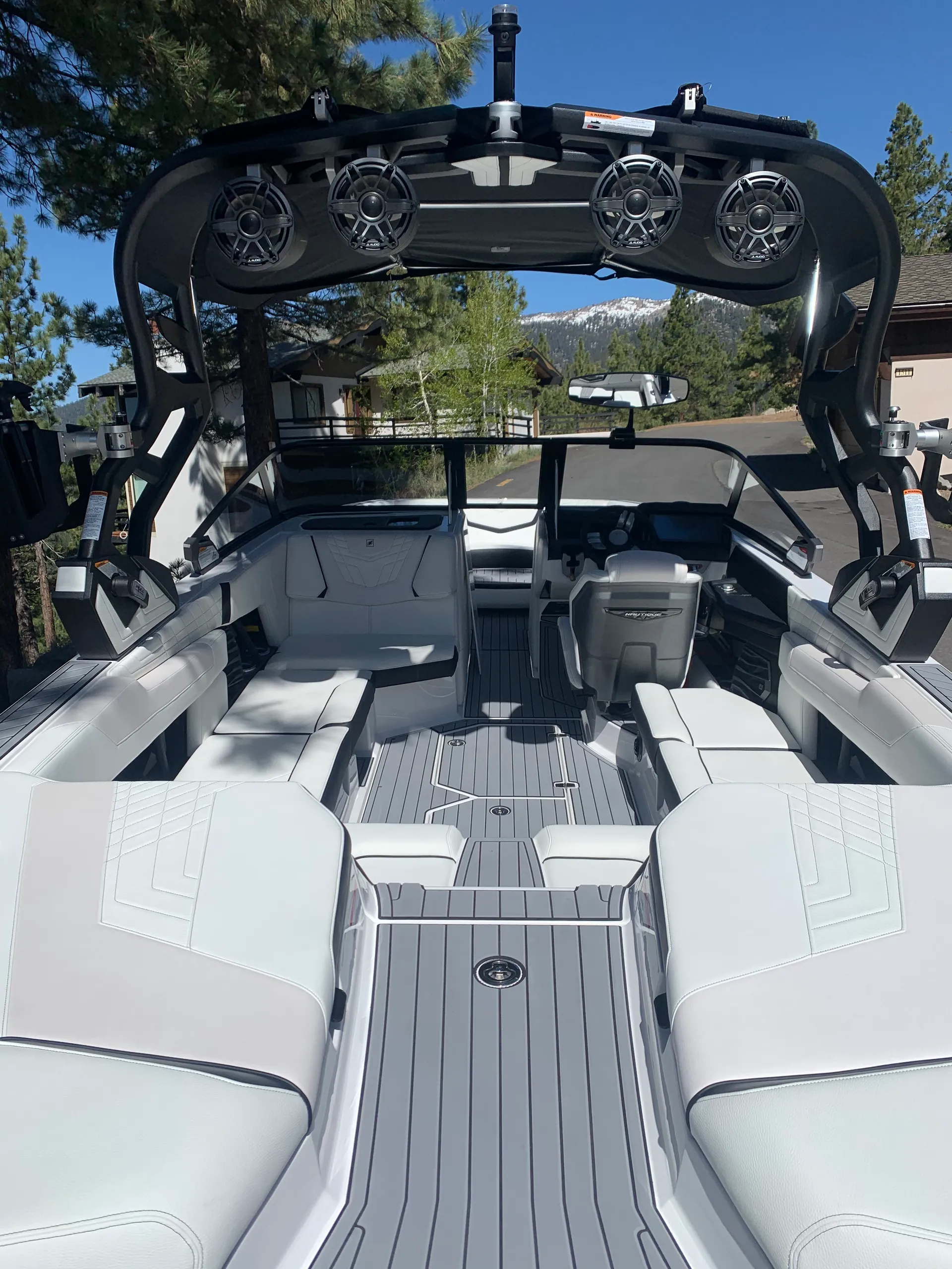 2021 SUPER AIR G23 SURF BOAT W CAPTAIN FOR RENT