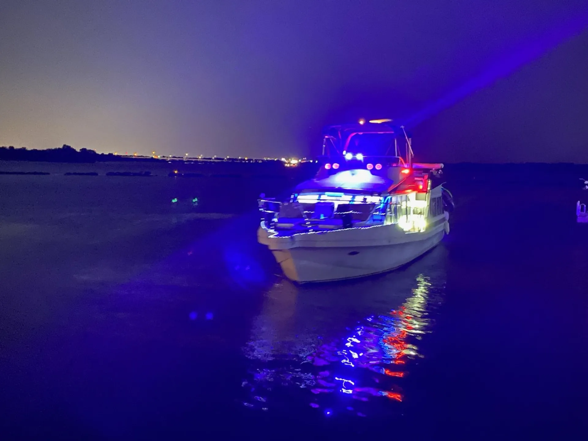 2ND LARGEST LUXURY YACHT RENTAL ON LAKE LEWISVILLE
