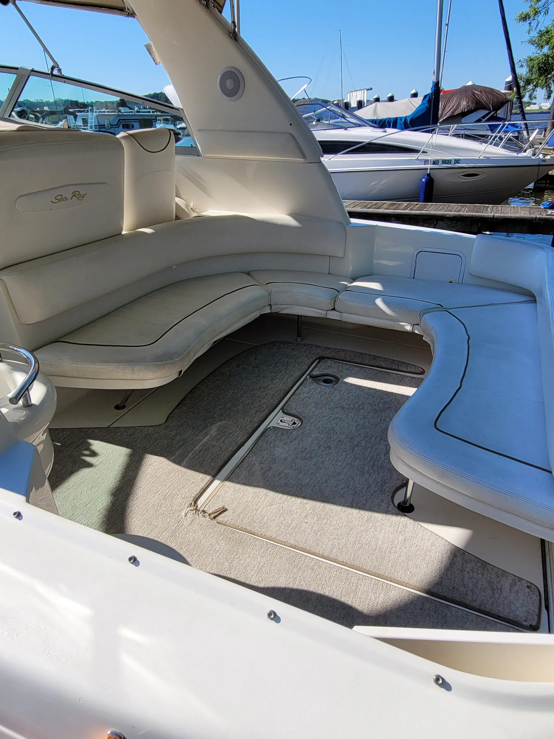 Sea Ray Boats 310 Sundancer in Washington, DC — photo 5