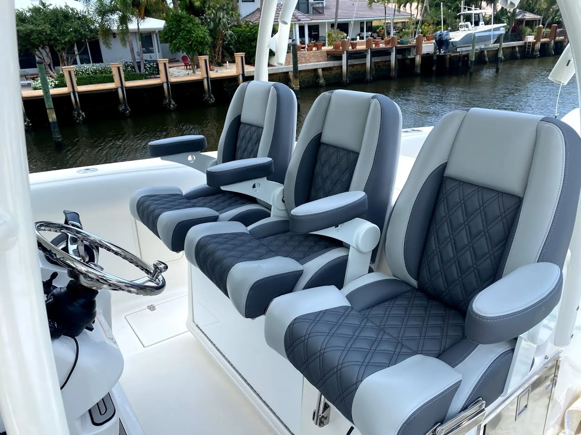 BOSTON WHALER 370 OUTRAGE W/3-300L6 VERADO in Delray Beach, FL — photo 4
