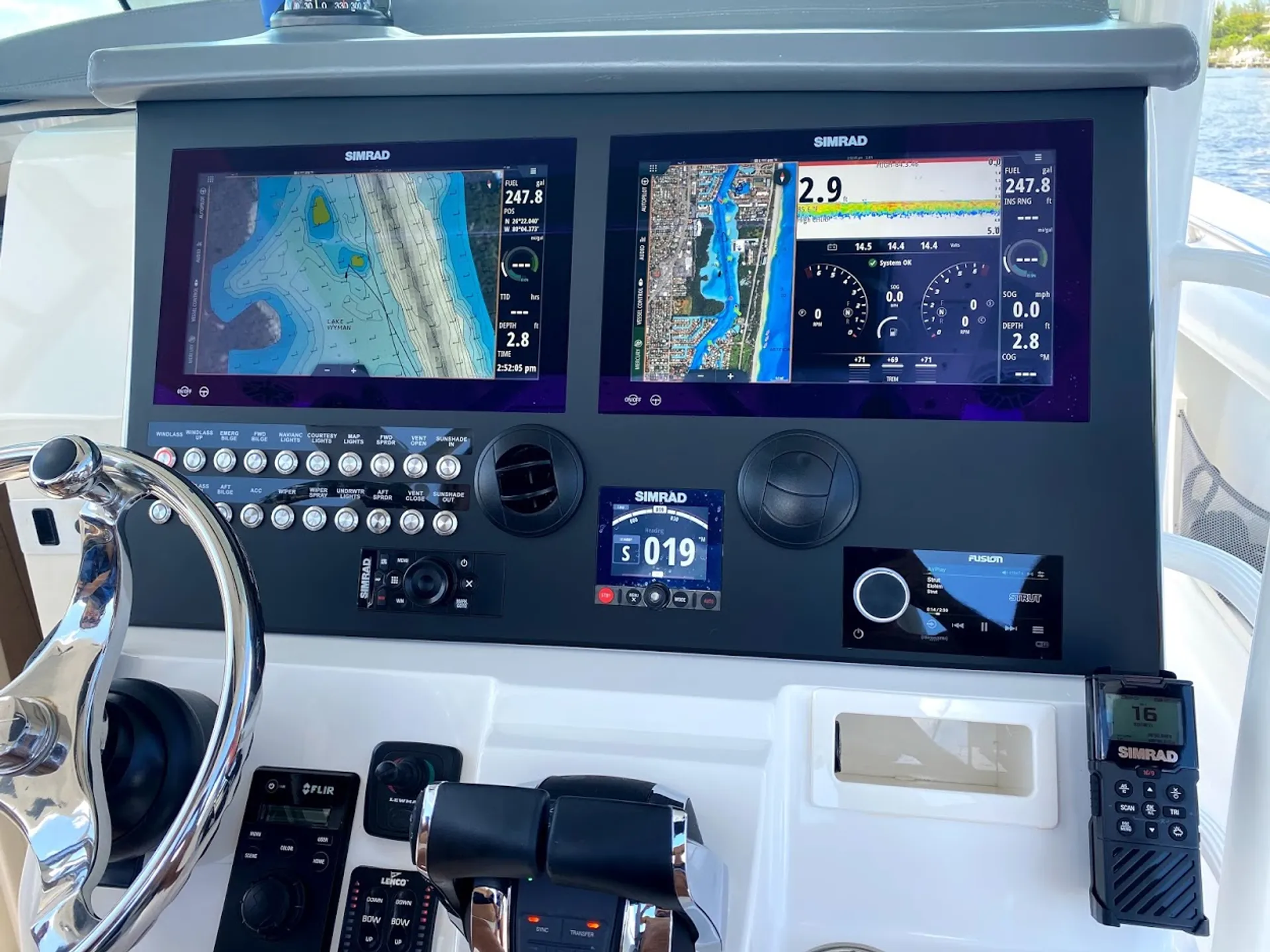 BOSTON WHALER 370 OUTRAGE W/3-300L6 VERADO in Delray Beach, FL — photo 5