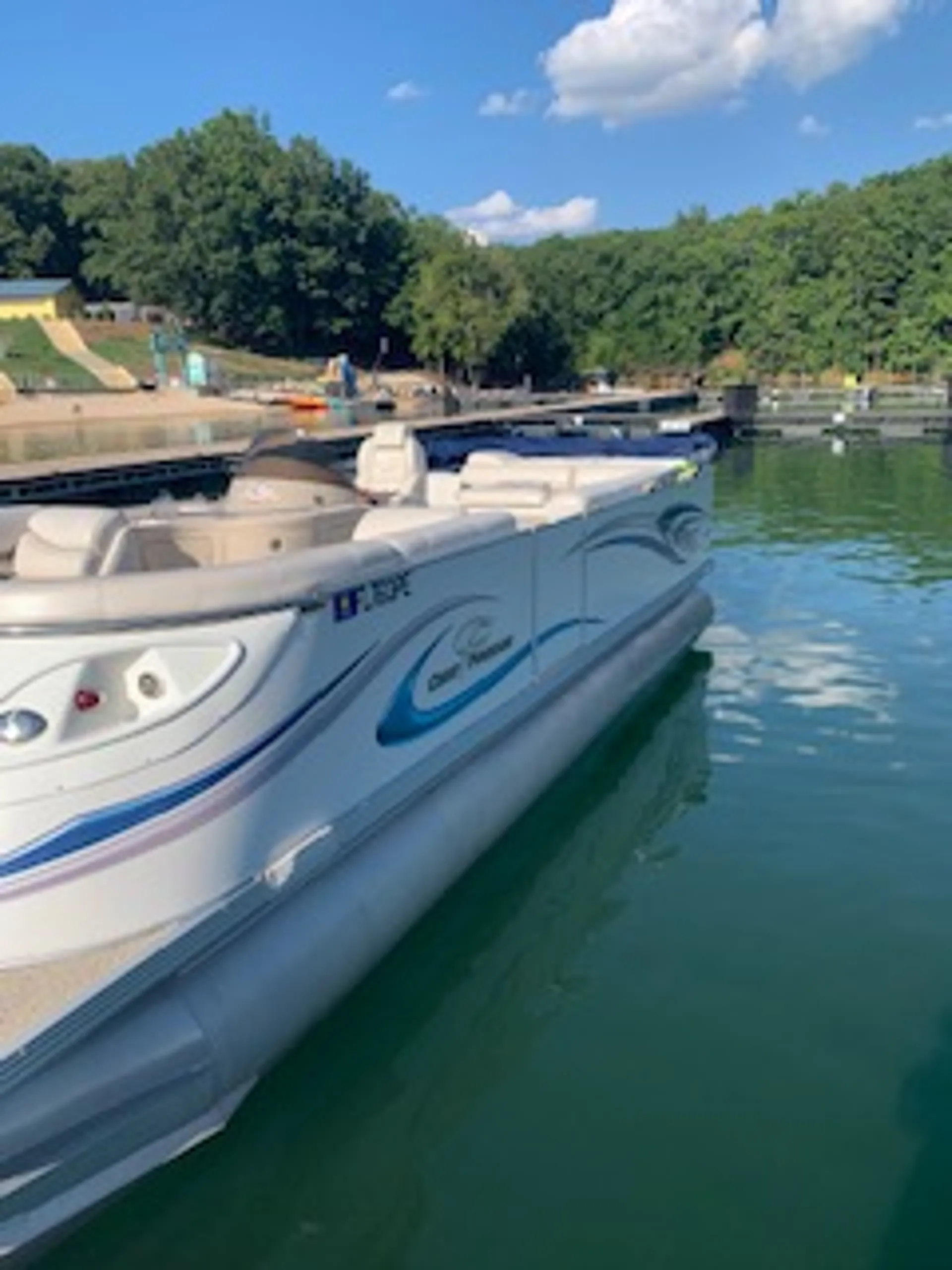 Delivery Available - 25' Pontoon Boat 6 people in Flowery Branch, GA!