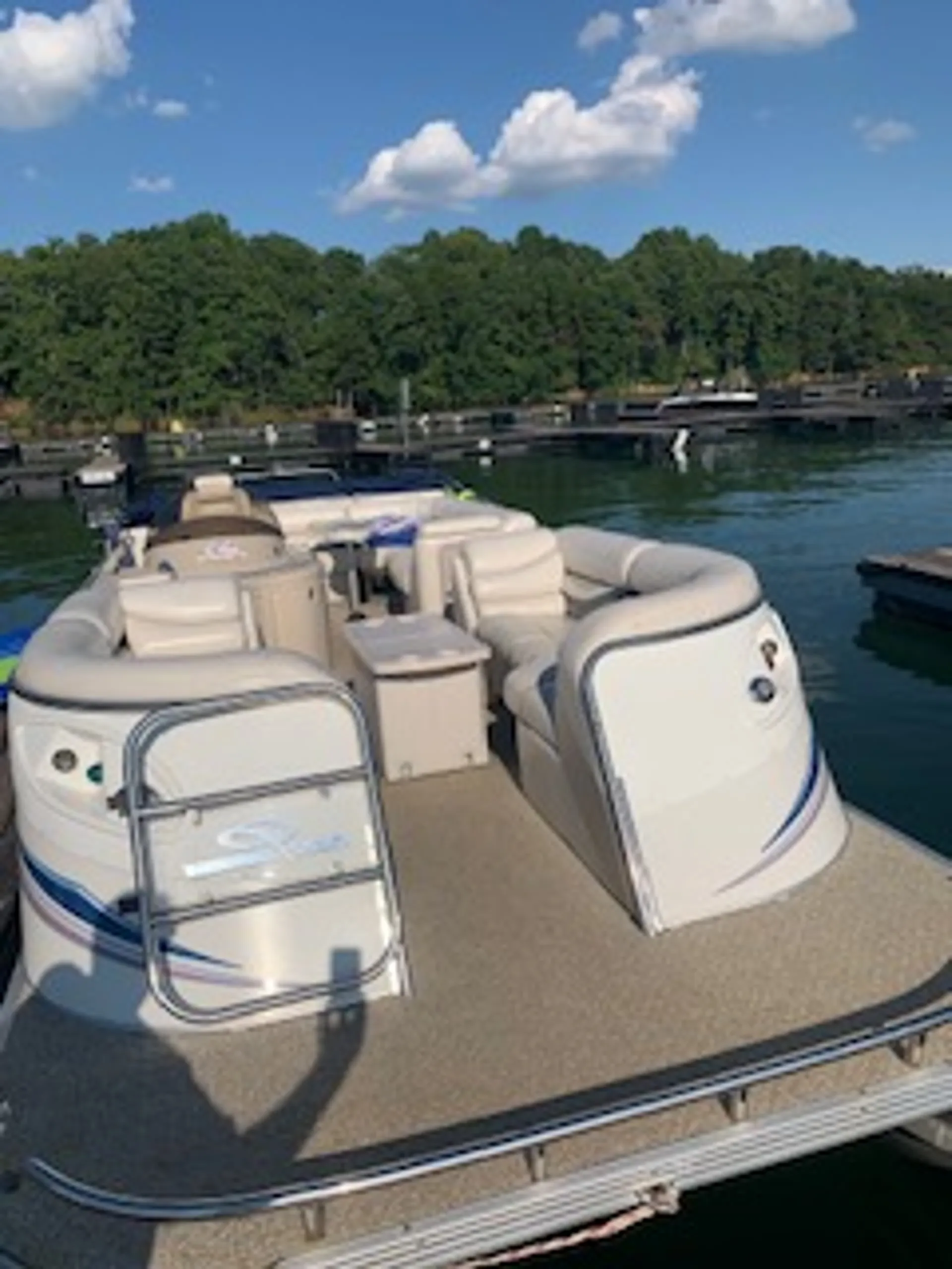 Delivery Available - 25' Pontoon Boat 6 people in Flowery Branch, GA!