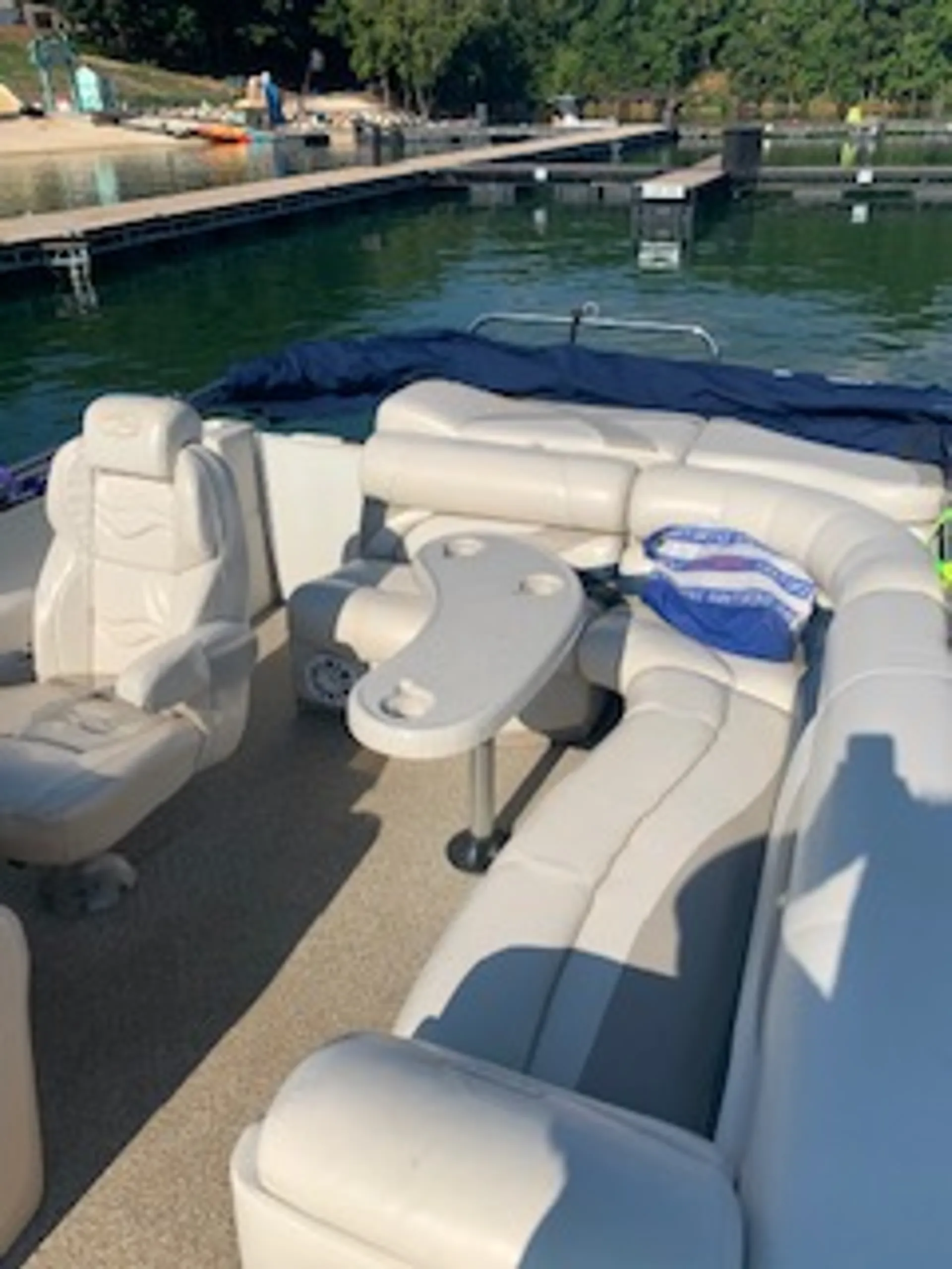 Delivery Available - 25' Pontoon Boat 6 people in Flowery Branch, GA!