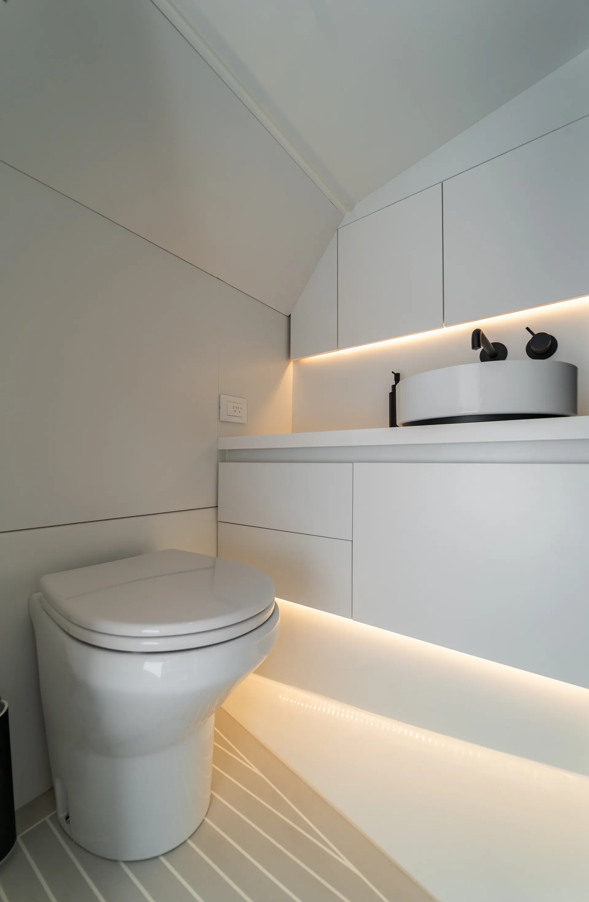 “Legacy Yacht” Brand New Vandutch 42