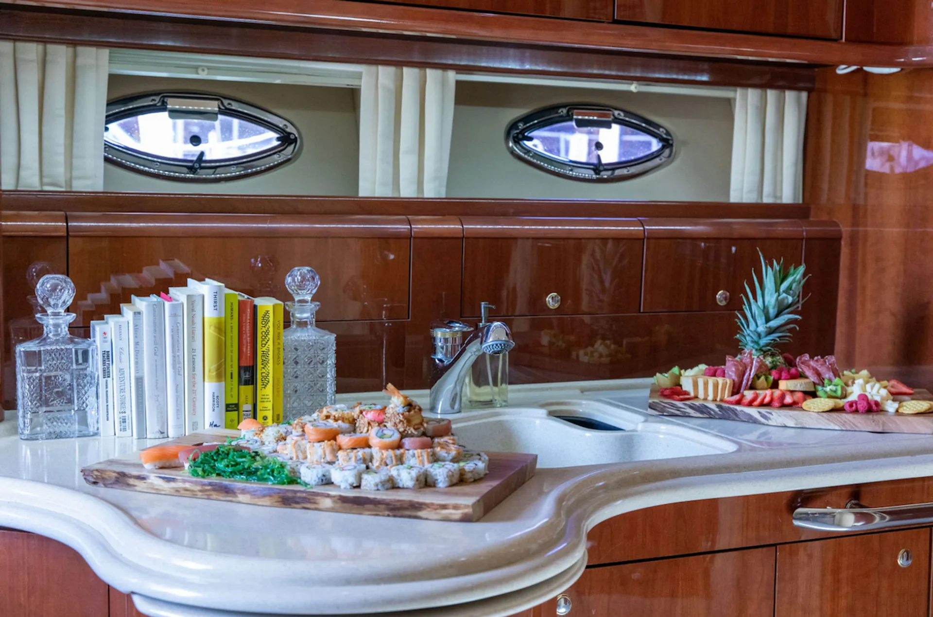 Sea Ray Boats 550 Sundancer in Hampton Bays, NY — photo 9