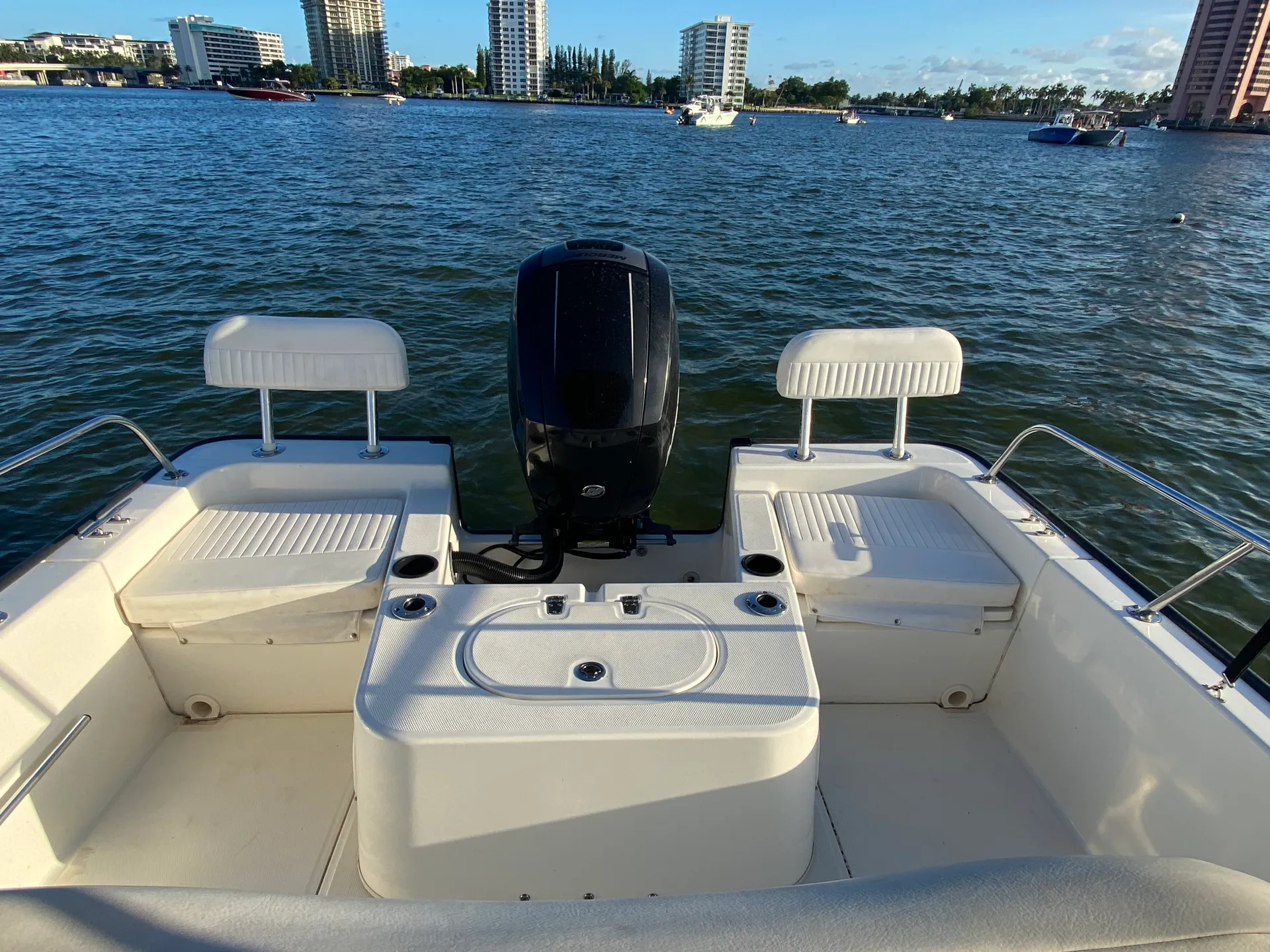 Cruise in Style! 21' Boston Whaler Fits Up to 9