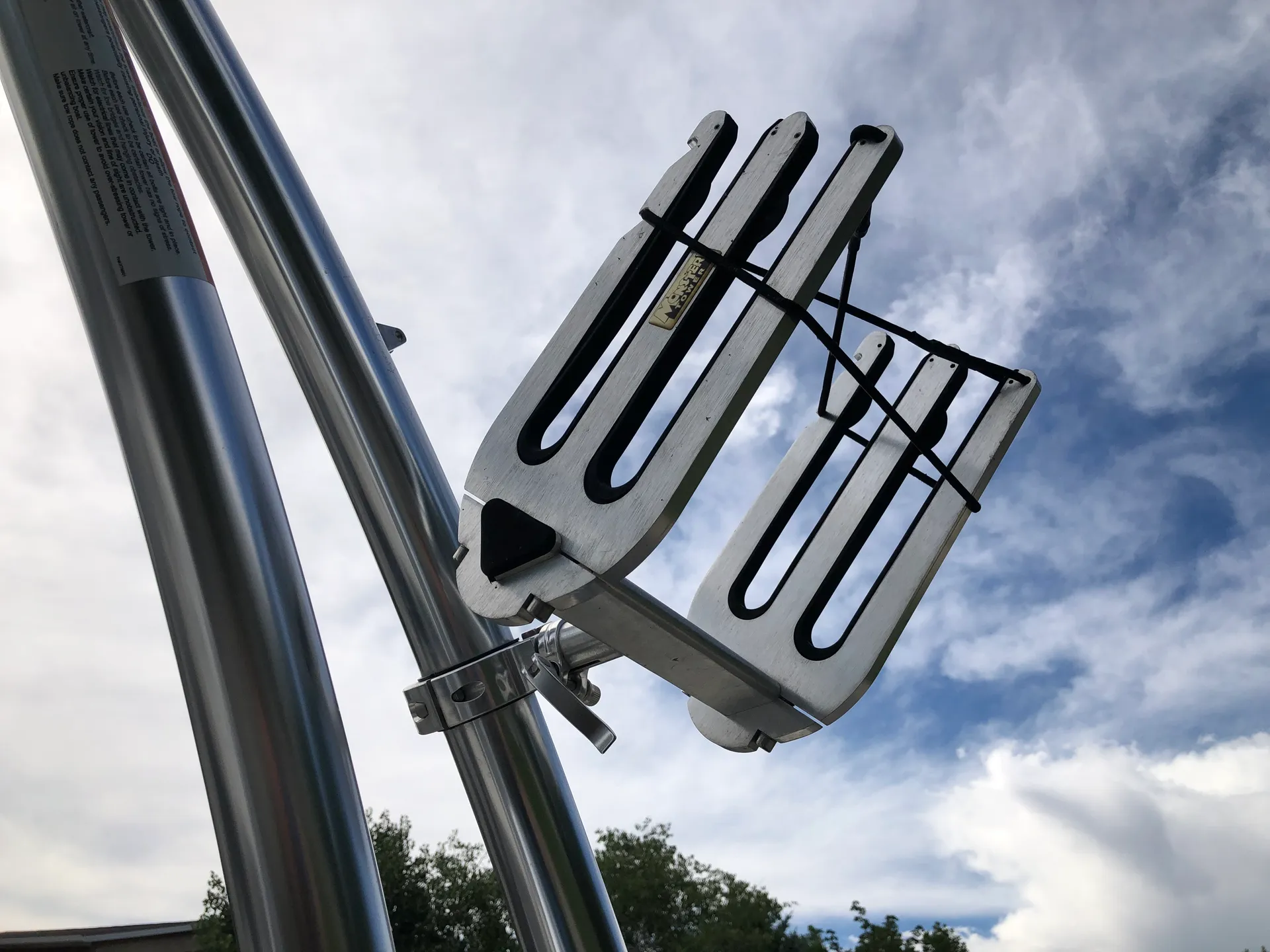 **ALL INCLUSIVE **VERY LIGHT 3000LB TOWS W/ SUV**SEATS 7*