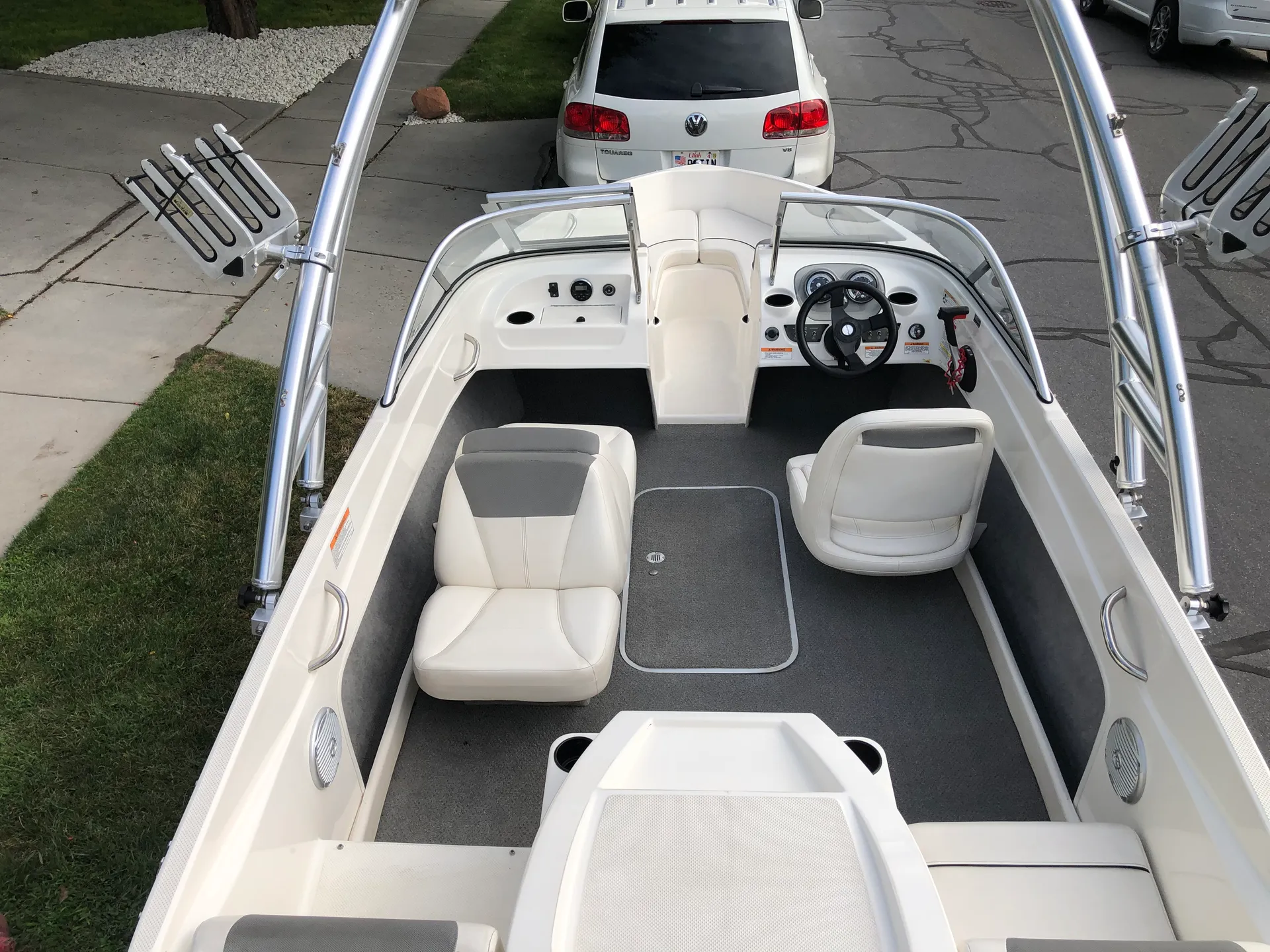 **ALL INCLUSIVE **VERY LIGHT 3000LB TOWS W/ SUV**SEATS 7*