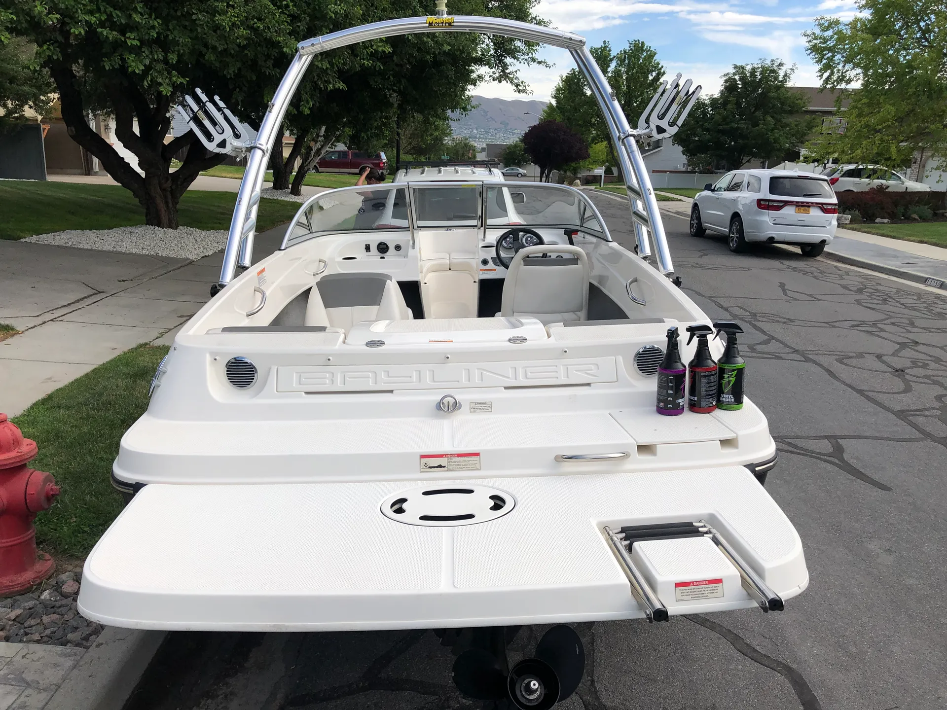 **ALL INCLUSIVE **VERY LIGHT 3000LB TOWS W/ SUV**SEATS 7*