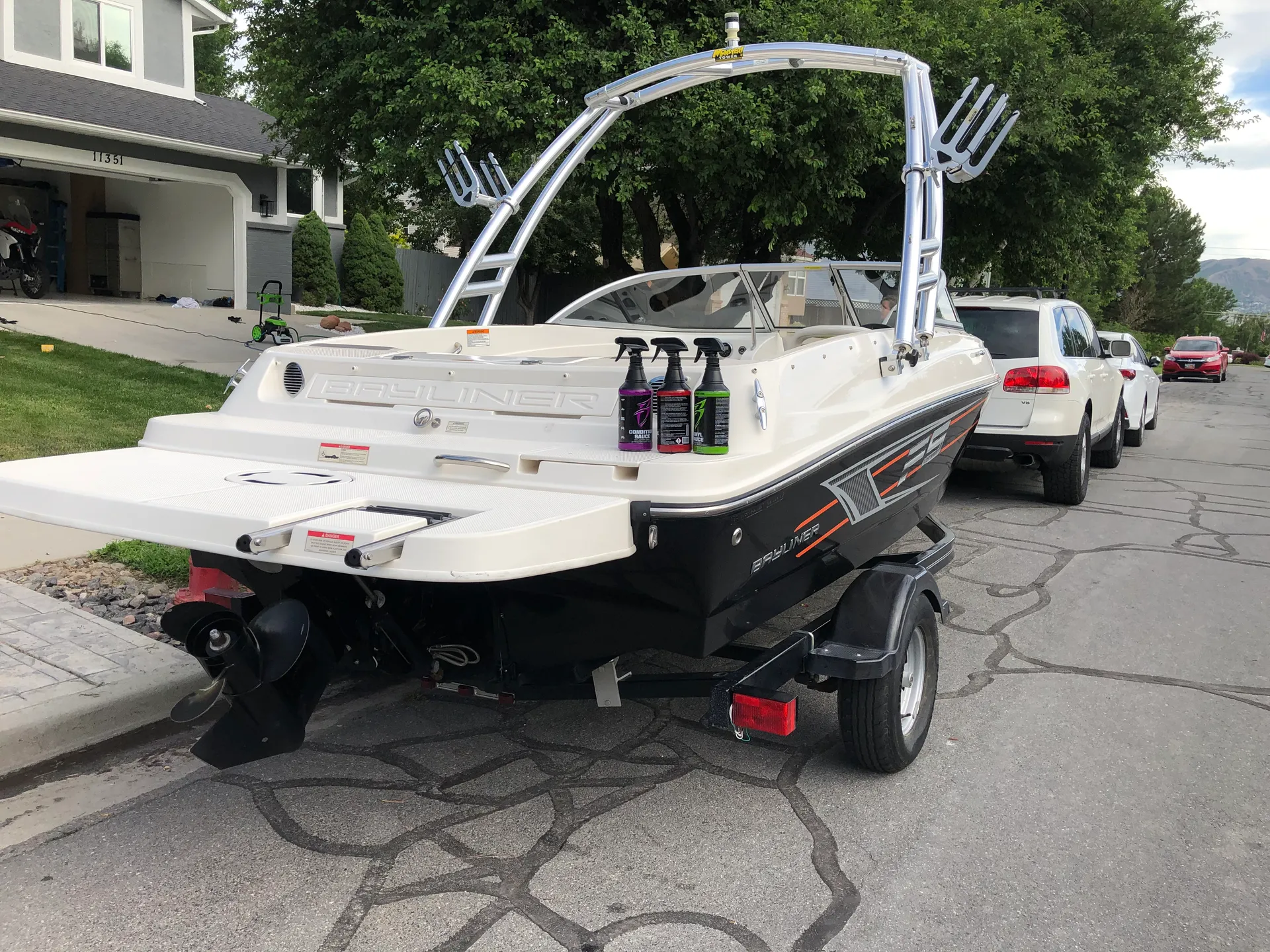 **ALL INCLUSIVE **VERY LIGHT 3000LB TOWS W/ SUV**SEATS 7*