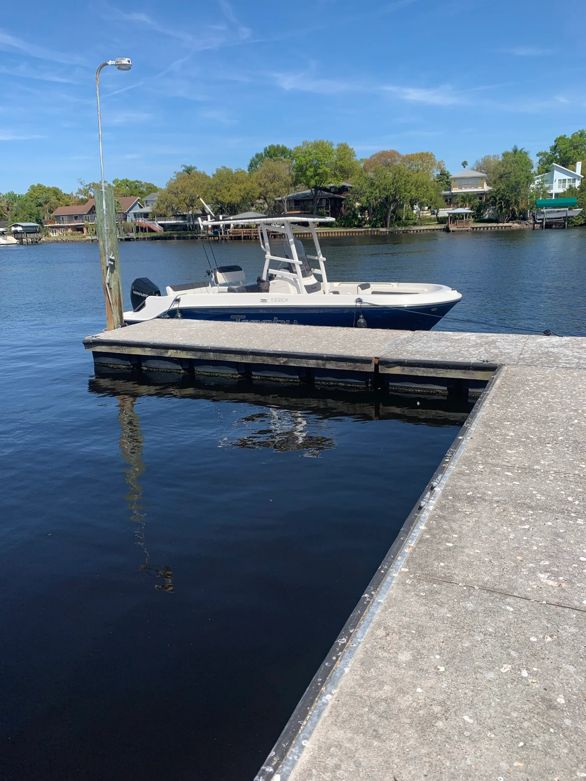 Bayliner Trophy T22CX in Ruskin, FL — photo 3