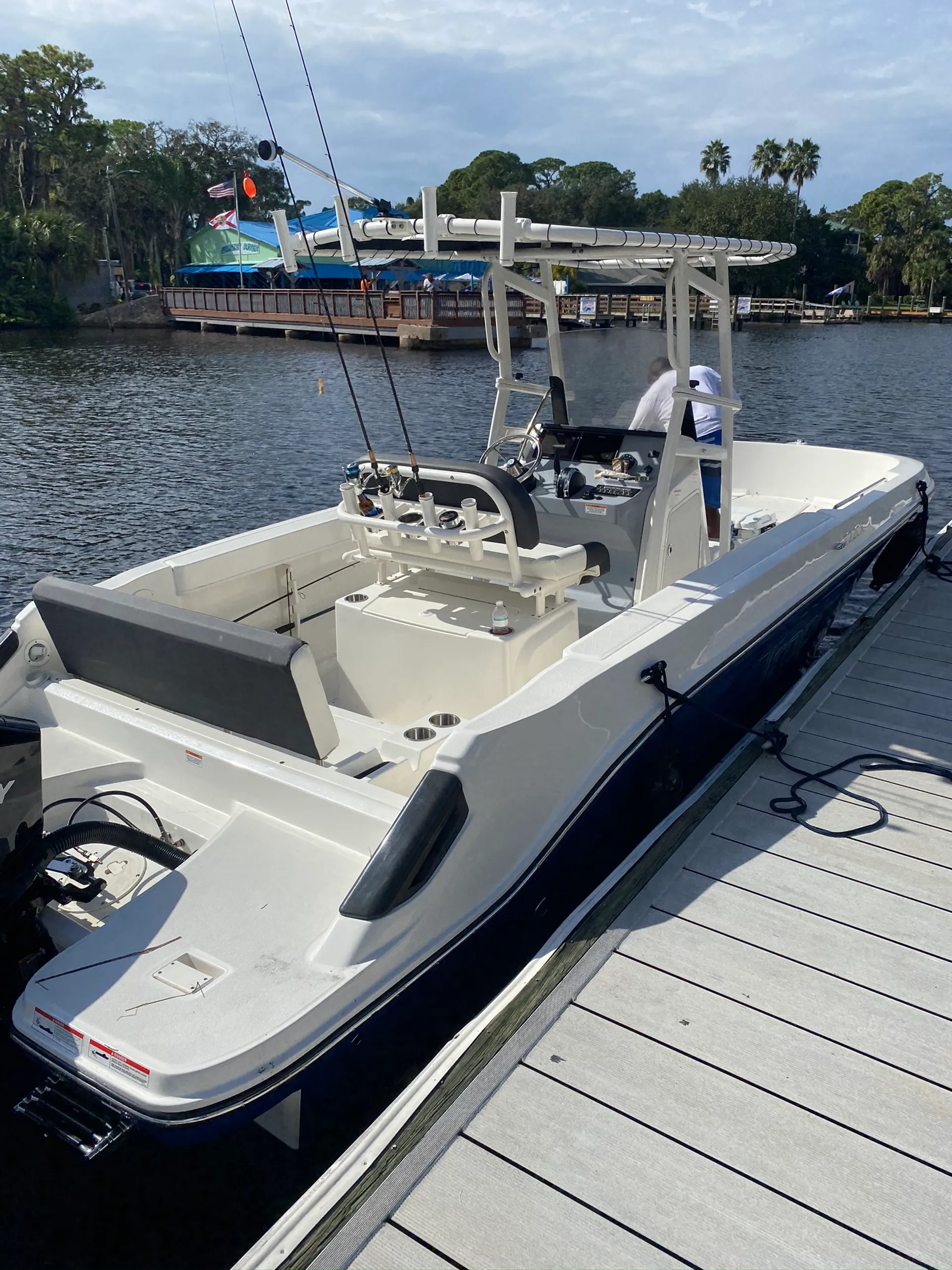 Bayliner Trophy T22CX in Ruskin, FL — photo 2