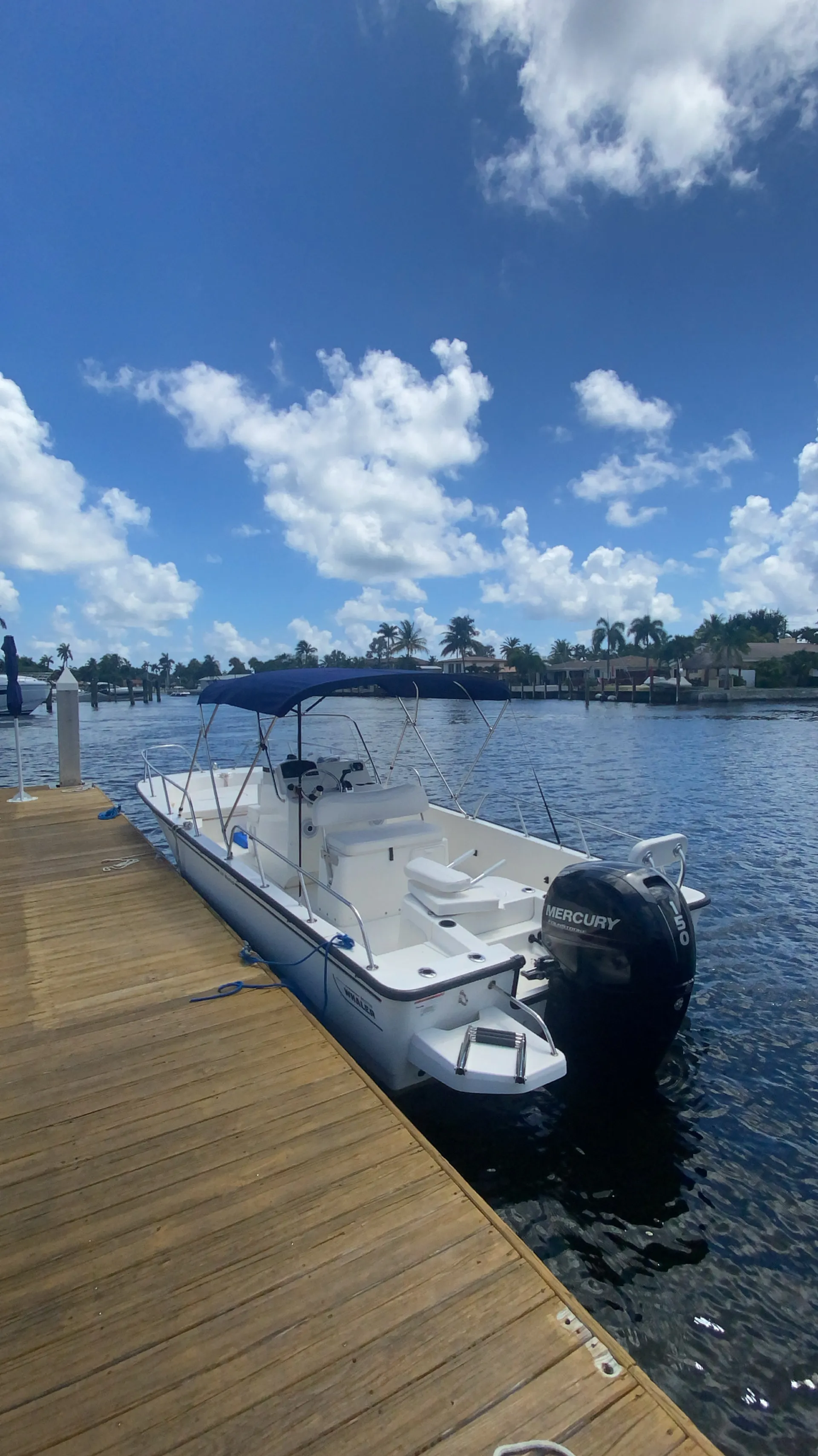 Cruise in Style! 21' Boston Whaler Fits Up to 9