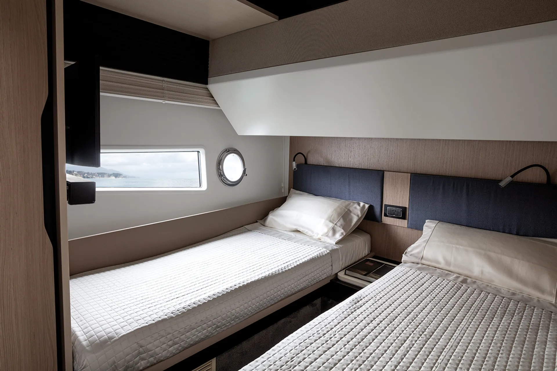 Azimut 66 in Miami, FL — photo 9