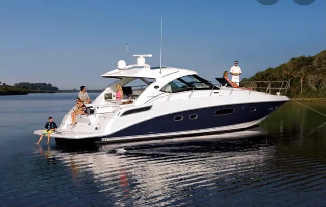 Rent a Sea Ray Boats cruiser in Washington, DC near me