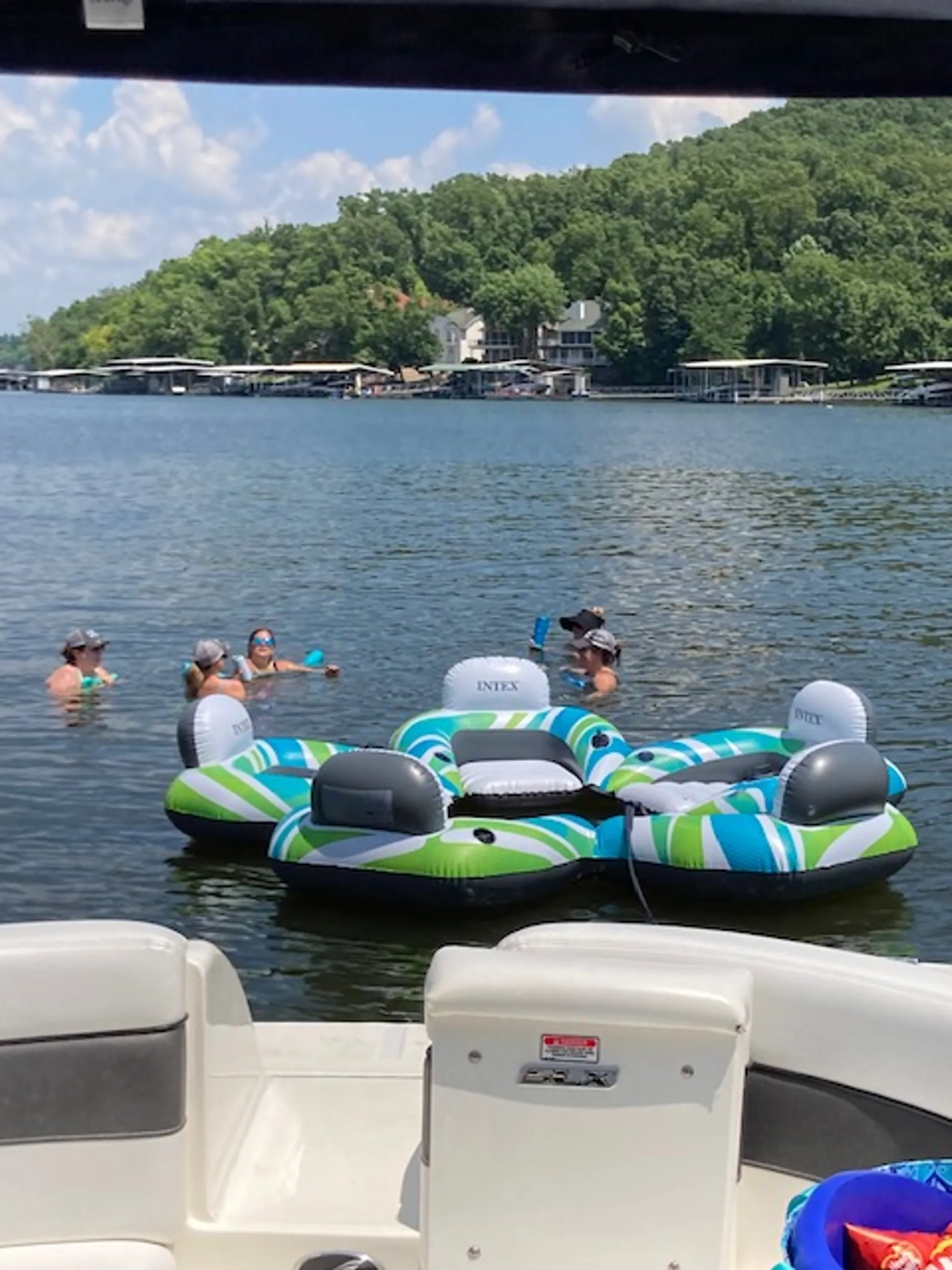 USCG Captained - 29' Sea Ray - All-Inclusive pricing.