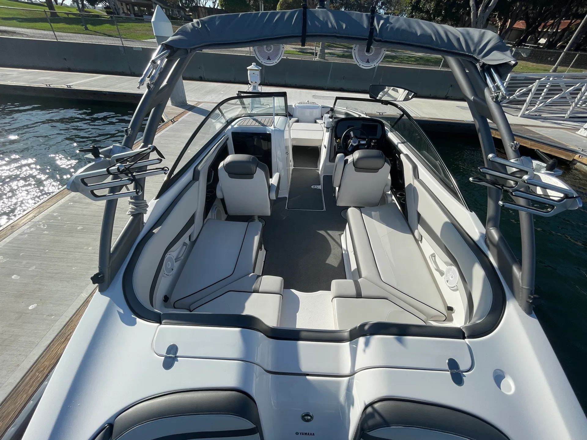 YAMAHA AR240 HIGH OUTPUT W/TRAILER in Marina del Rey, CA — photo 3