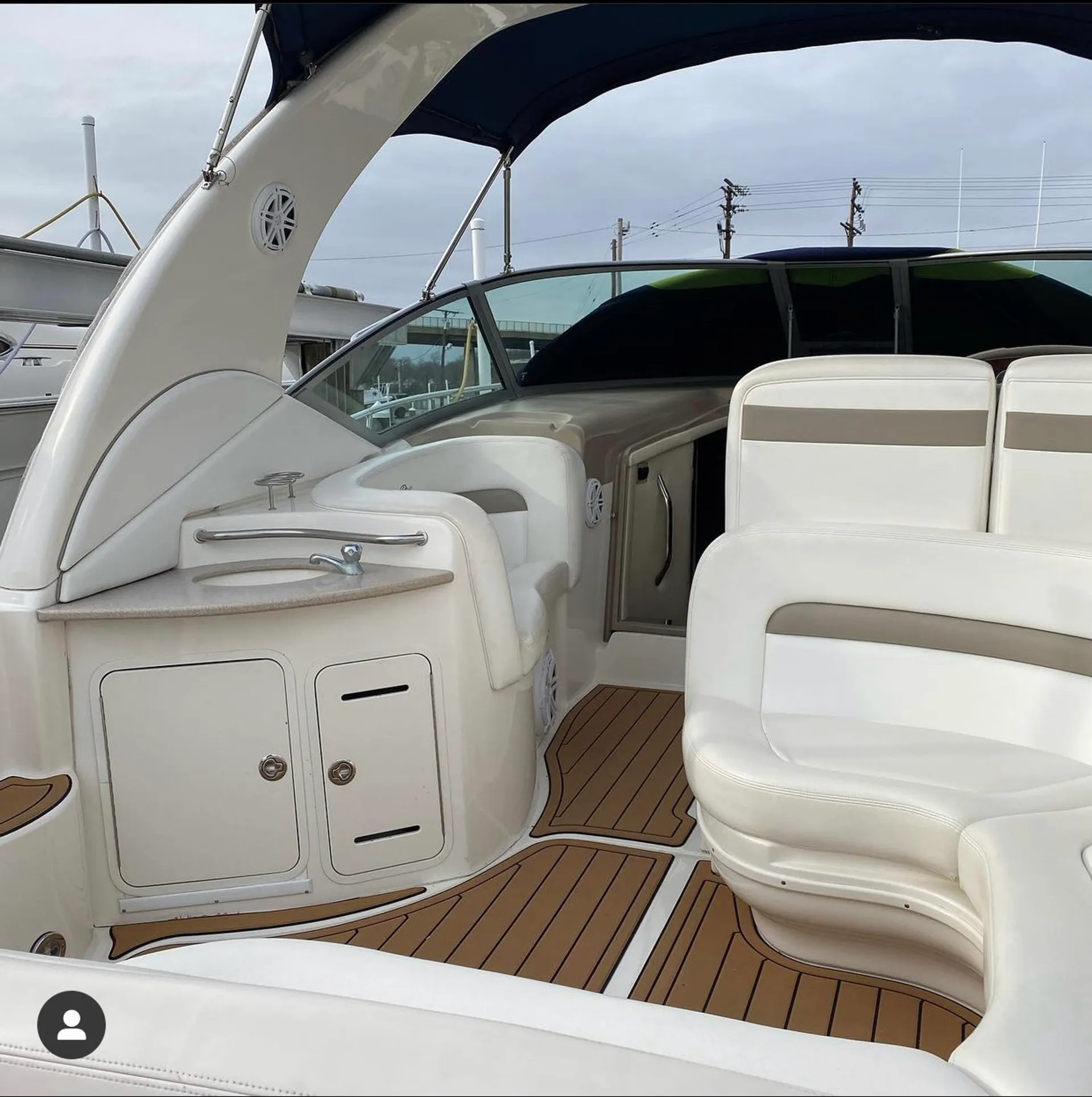 Sea Ray Boats 320 Sundancer in Pasadena, MD — photo 2