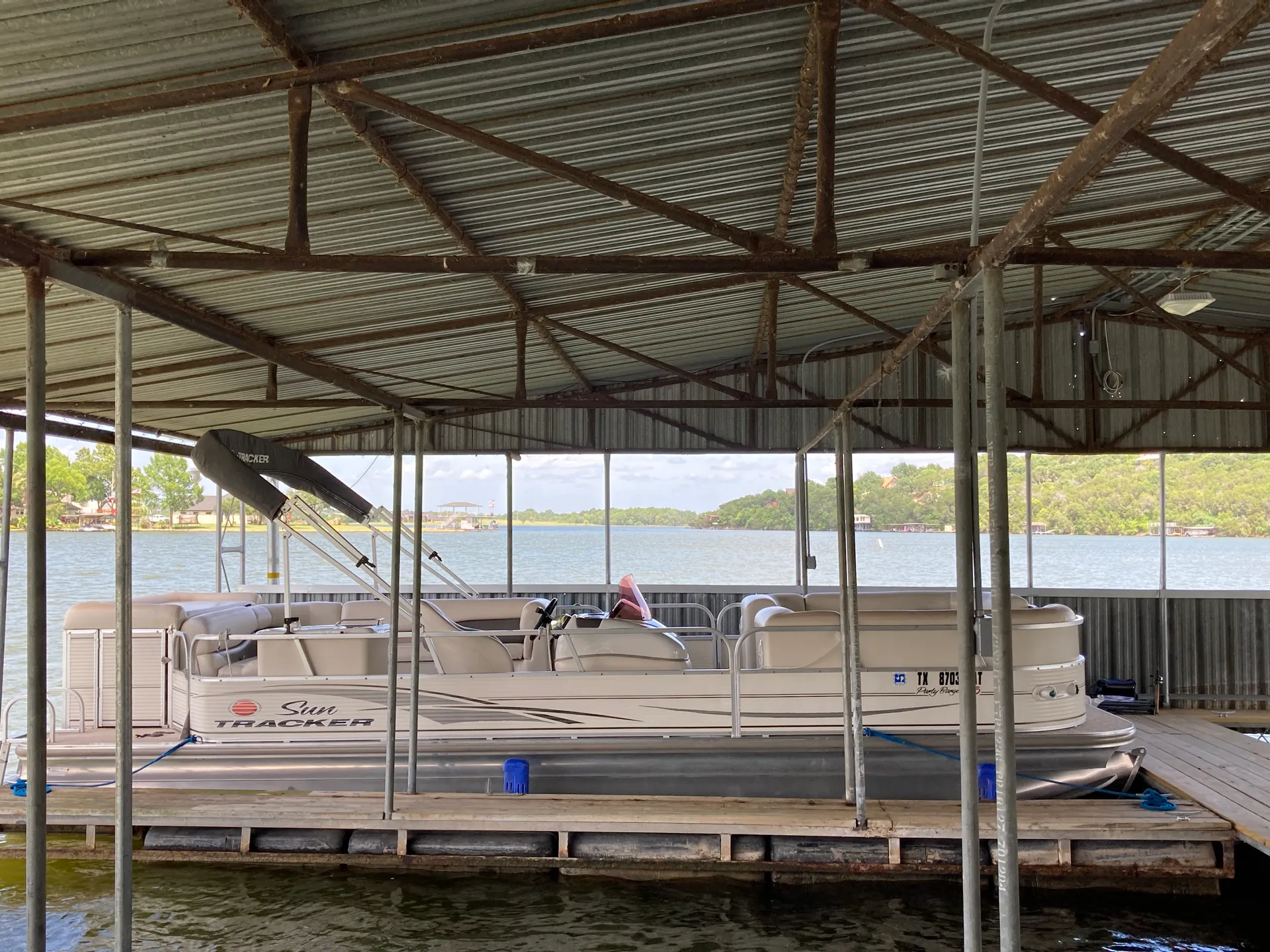 Sun Tracker by Tracker Marine Party Barge 25 Regency I/O in Granbury, TX — photo 2